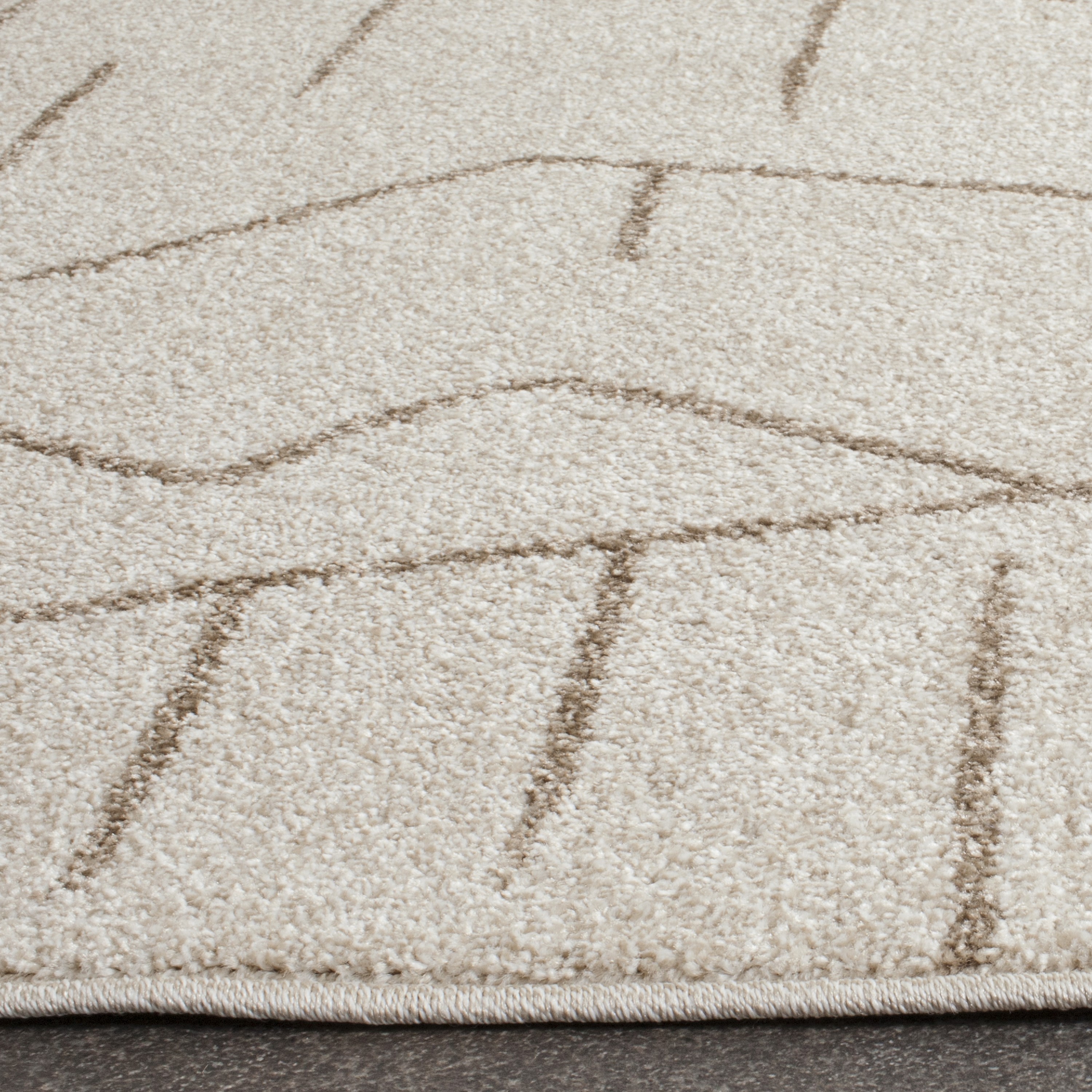 Ivory Synthetic Reversible Rectangular 4' x 6' Rug