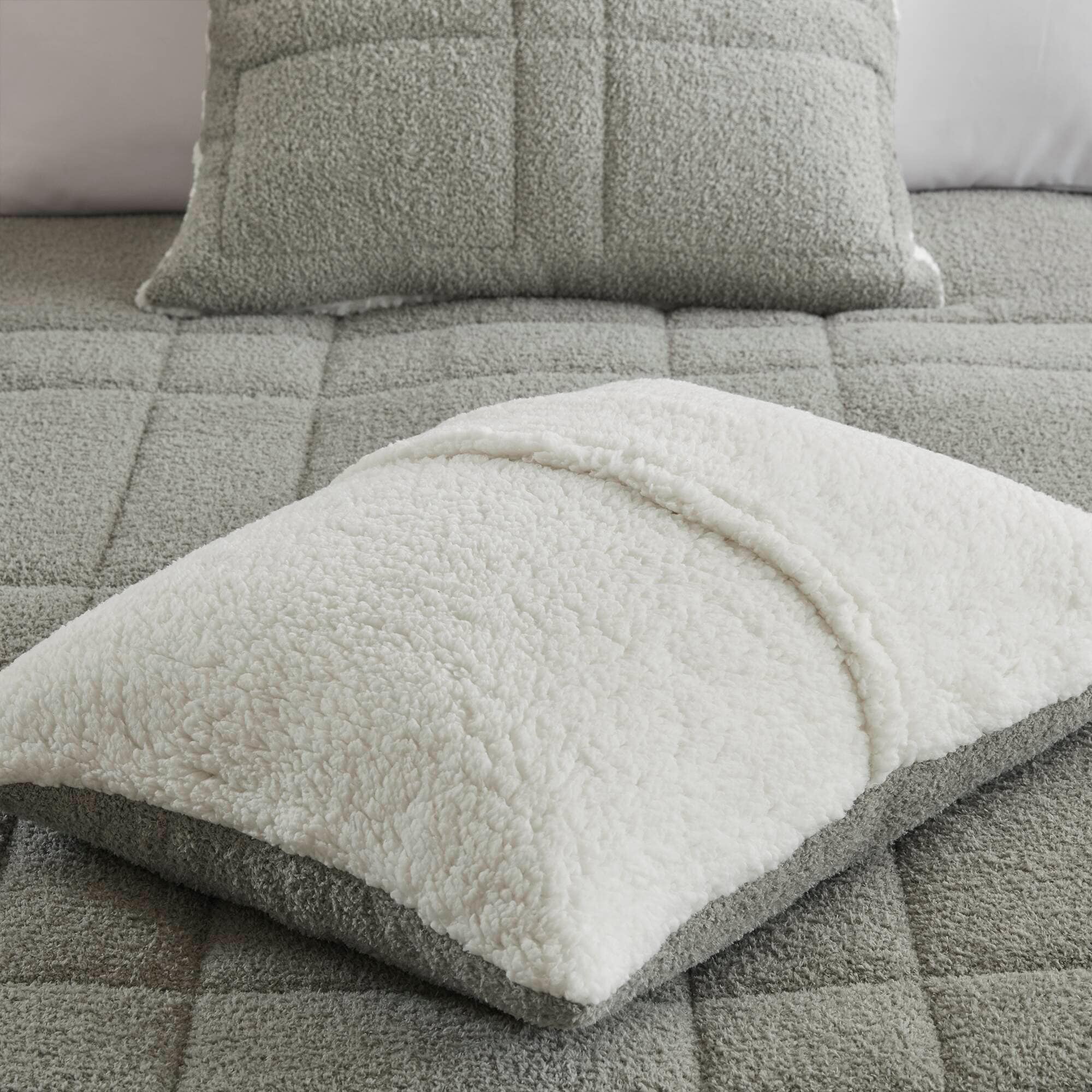 Madison Park MP10-8431 bedding - View #5