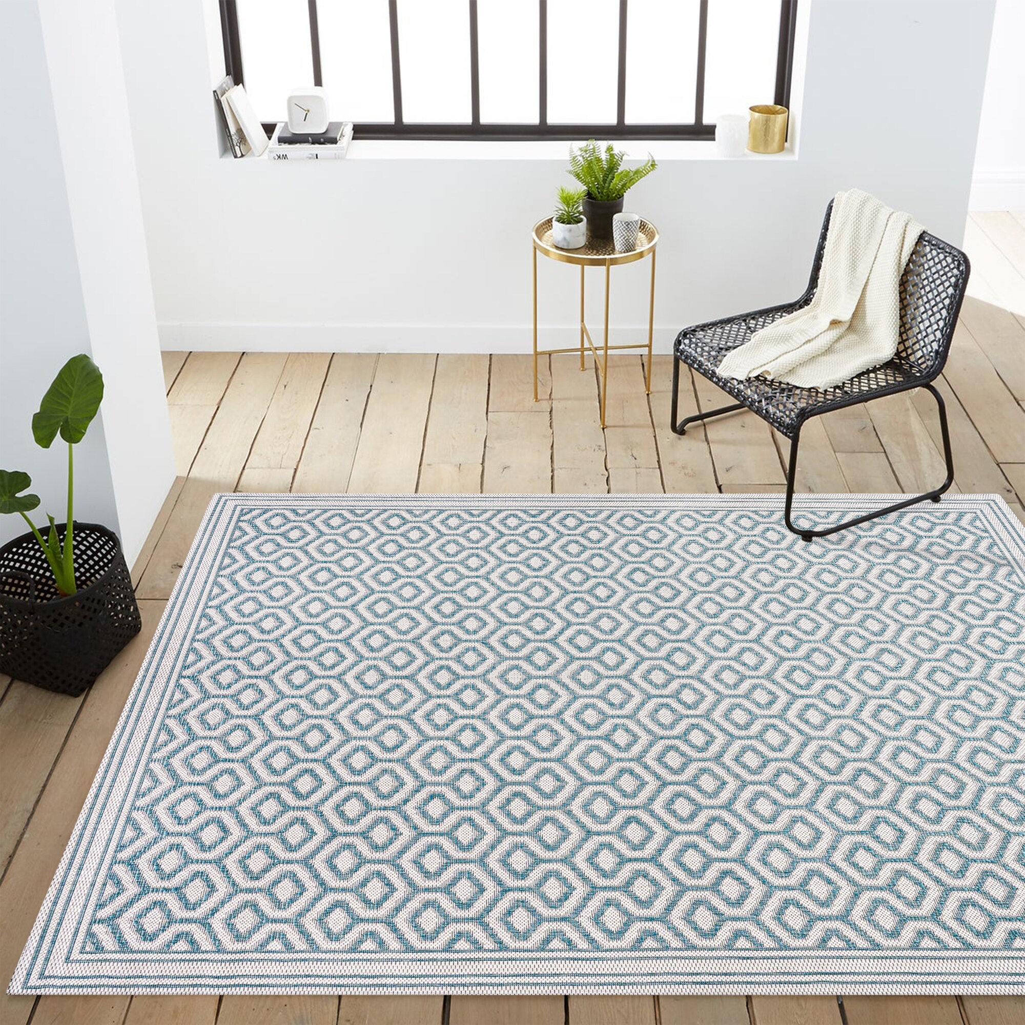 Gray and Teal Diamond Trellis 8' x 10' Indoor/Outdoor Rug