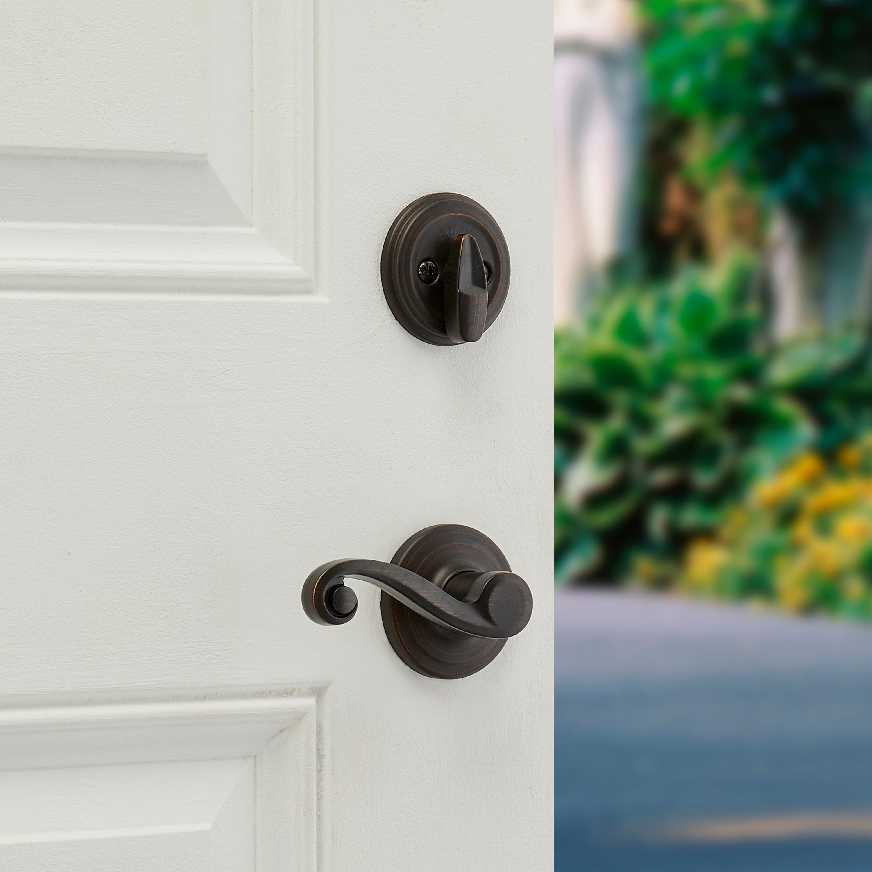 Kwikset Signature Series Signature Series Shelburne Venetian Bronze Single- Cylinder Deadbolt Entry Door Handleset with Lido Lever and Smartkey in the  Handlesets department at