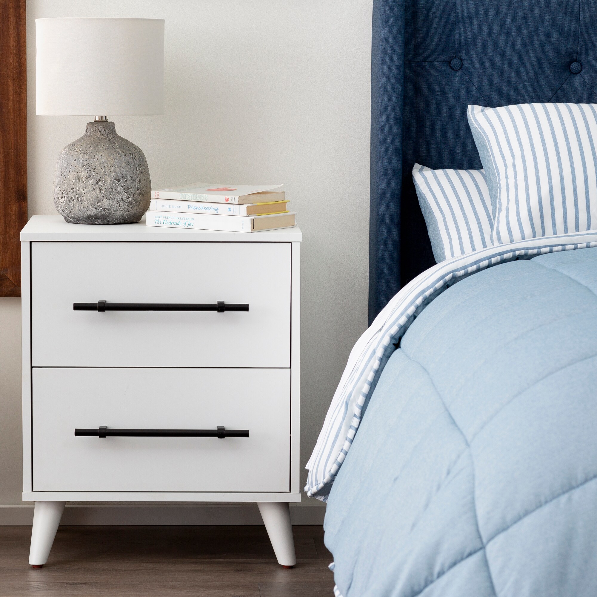LIFE CARVER Premium Quality Bedside Table White 3 Drawers Bedroom Bedside Cabinet