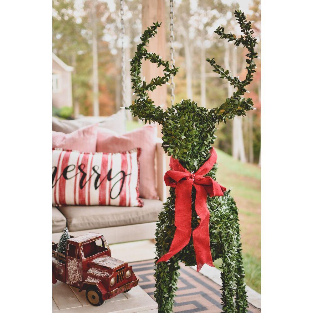 Fraser Hill Farm FFBX060-5GR Artificial-Christmas-Trees - View #7