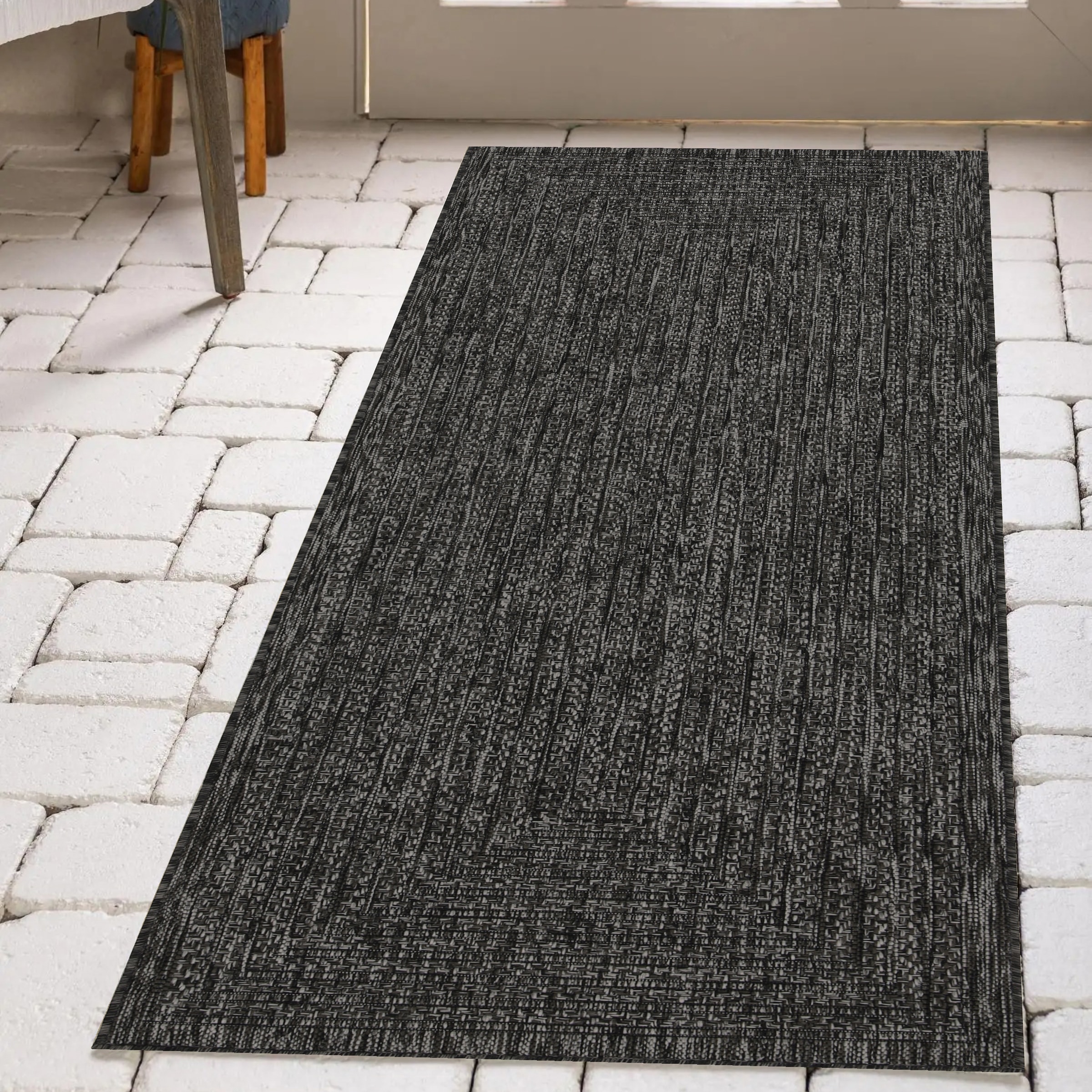 Playa Rug PLY-VIO-BLK-2X8 rugs - View #2
