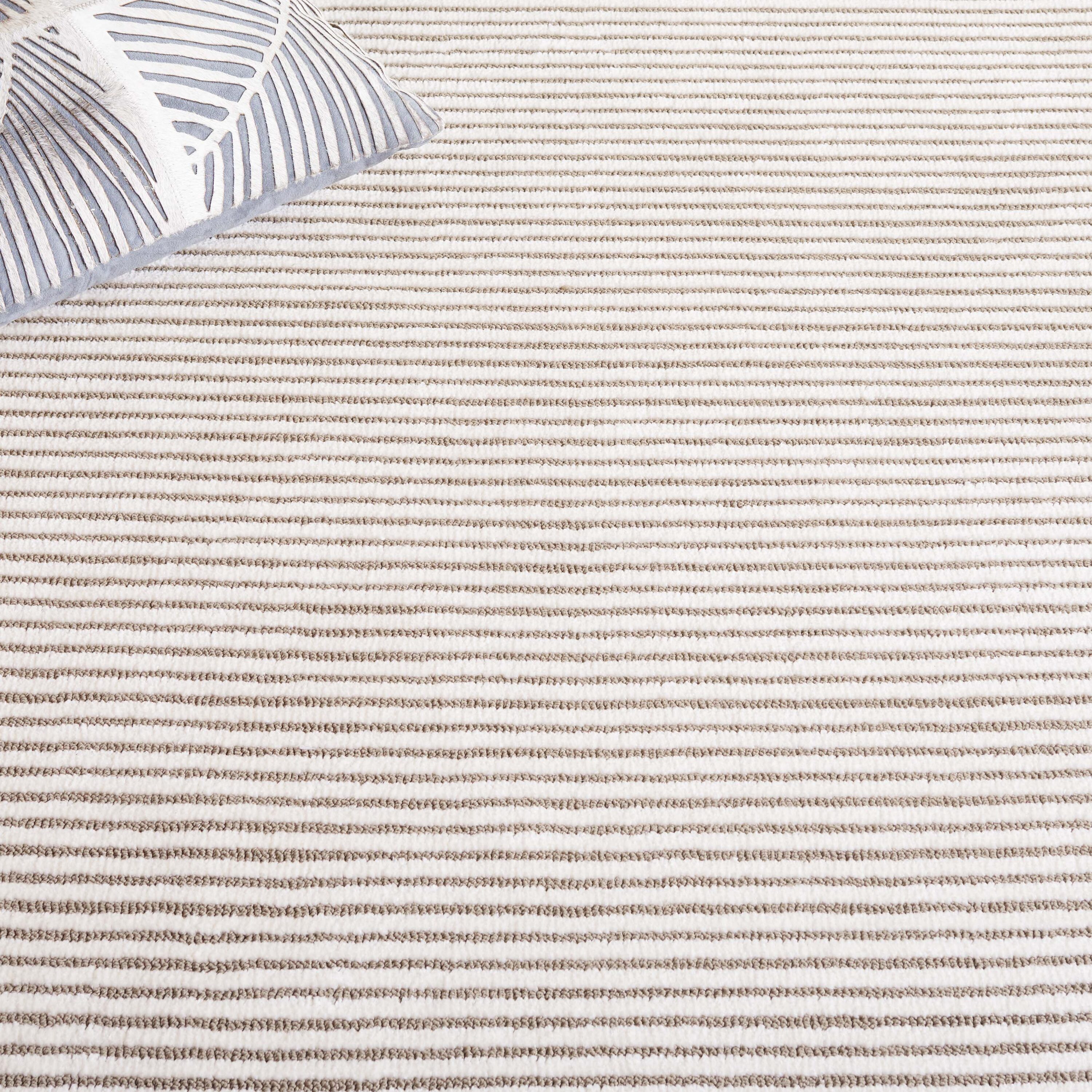 Safavieh AUD101H-4 rugs - View #4