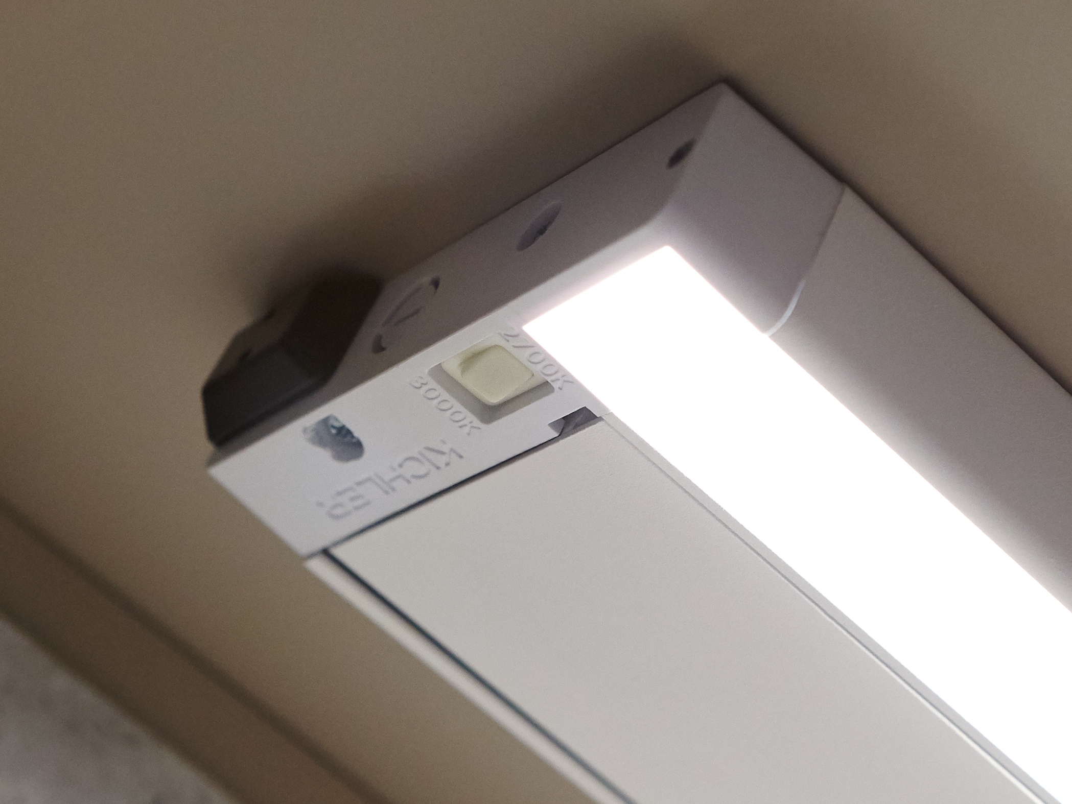 Kichler 6U Light Bar 12-in Hardwired LED Under Cabinet Light Bar Light in  the Under Cabinet Lights department at