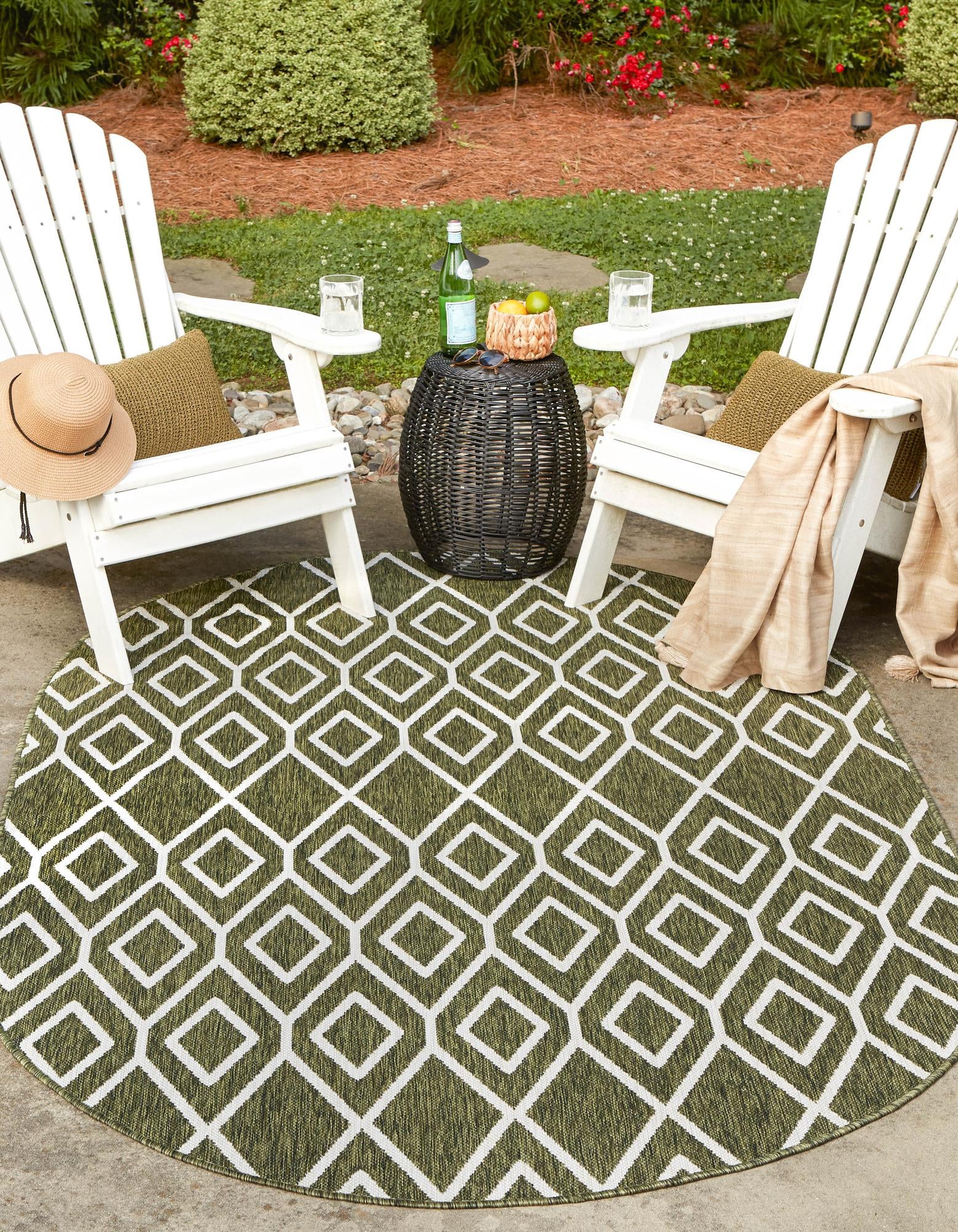 Unique Loom 3152419 Jill Zarin Outdoor 5 x 8 (ft) Loomed Polypropylene Green Oval Indoor/Outdoor Trellis Area rug
