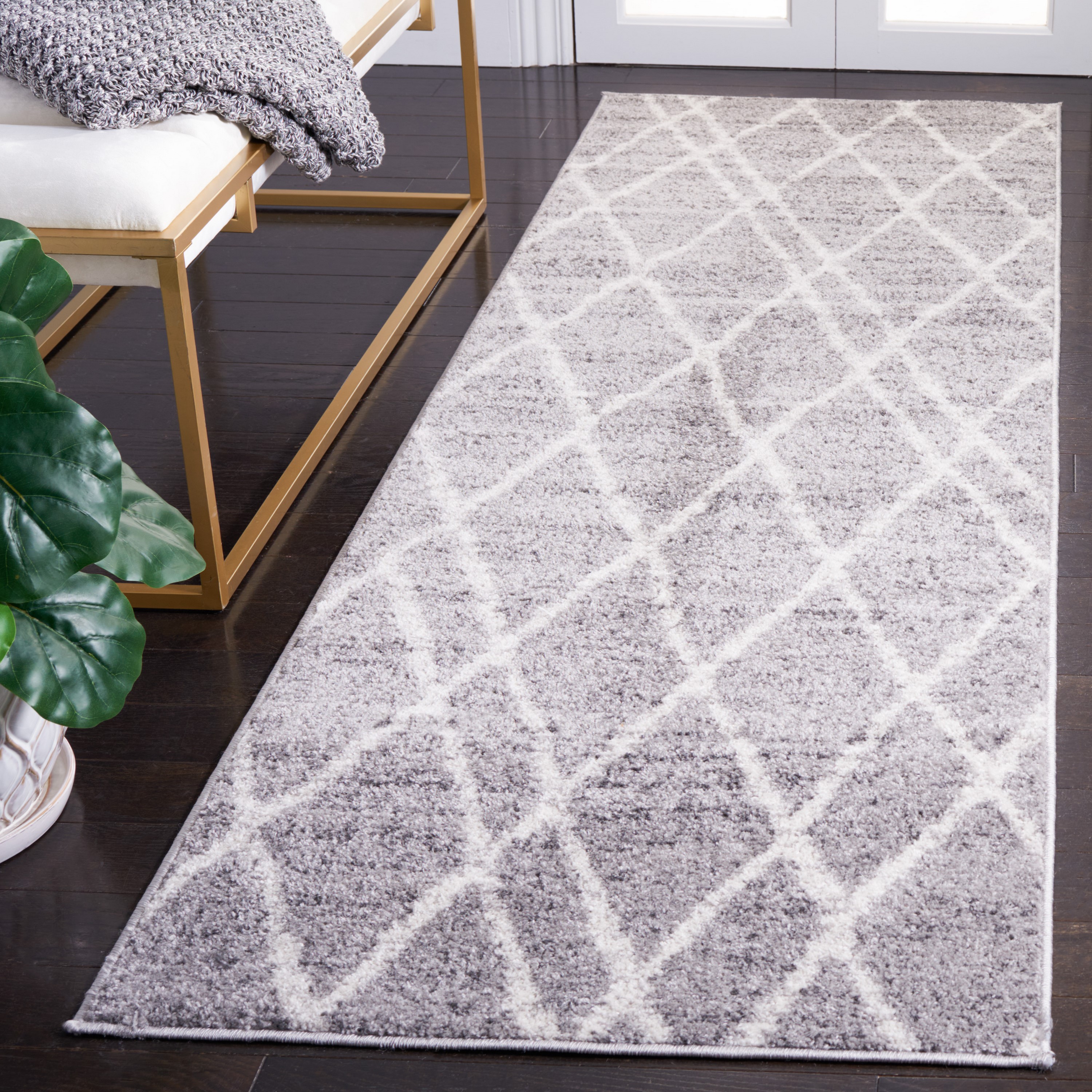Ivory and Silver Synthetic Reversible Runner Rug