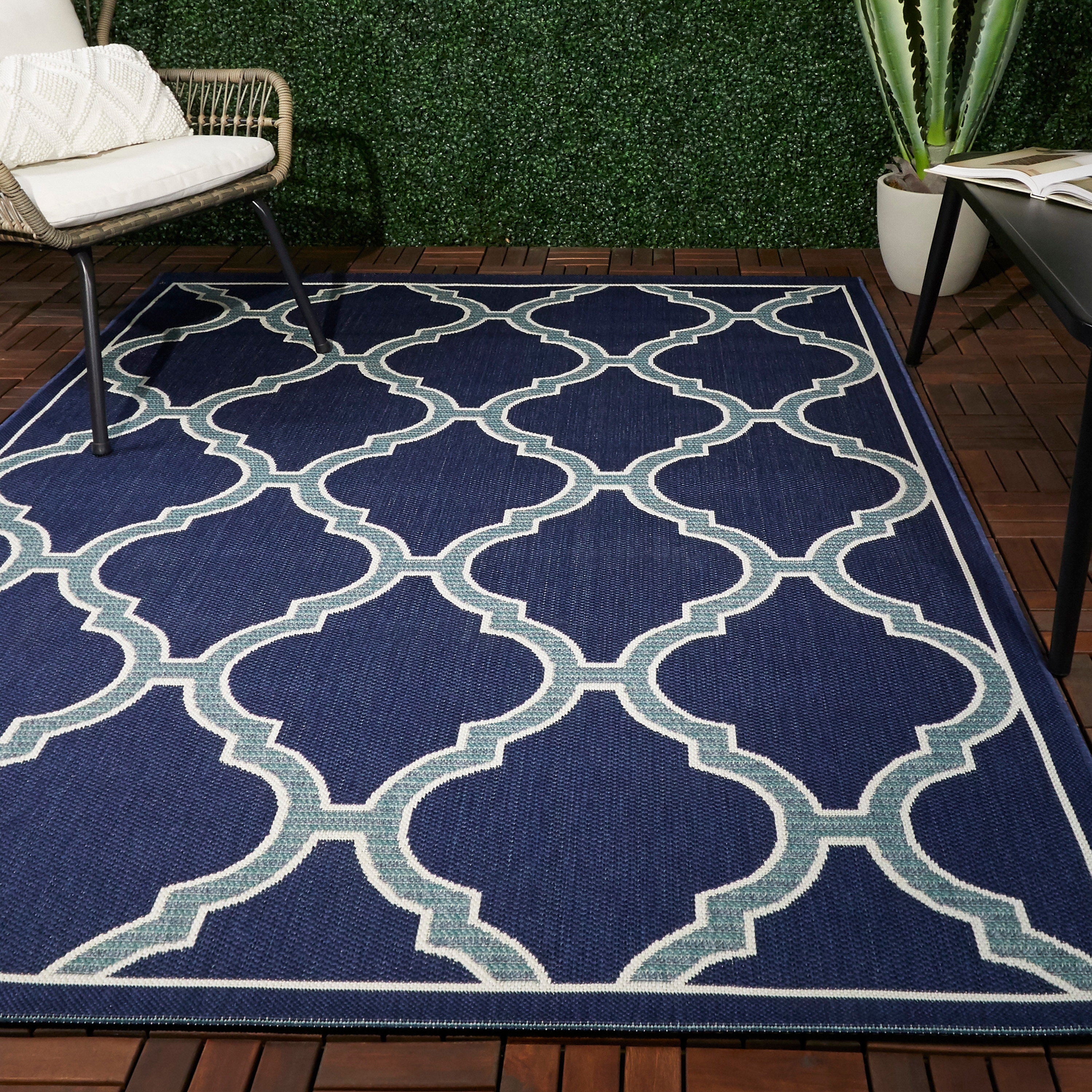 Balta 5 X 7 (ft) Dark Blue Indoor/Outdoor Trellis Area Rug in the Rugs