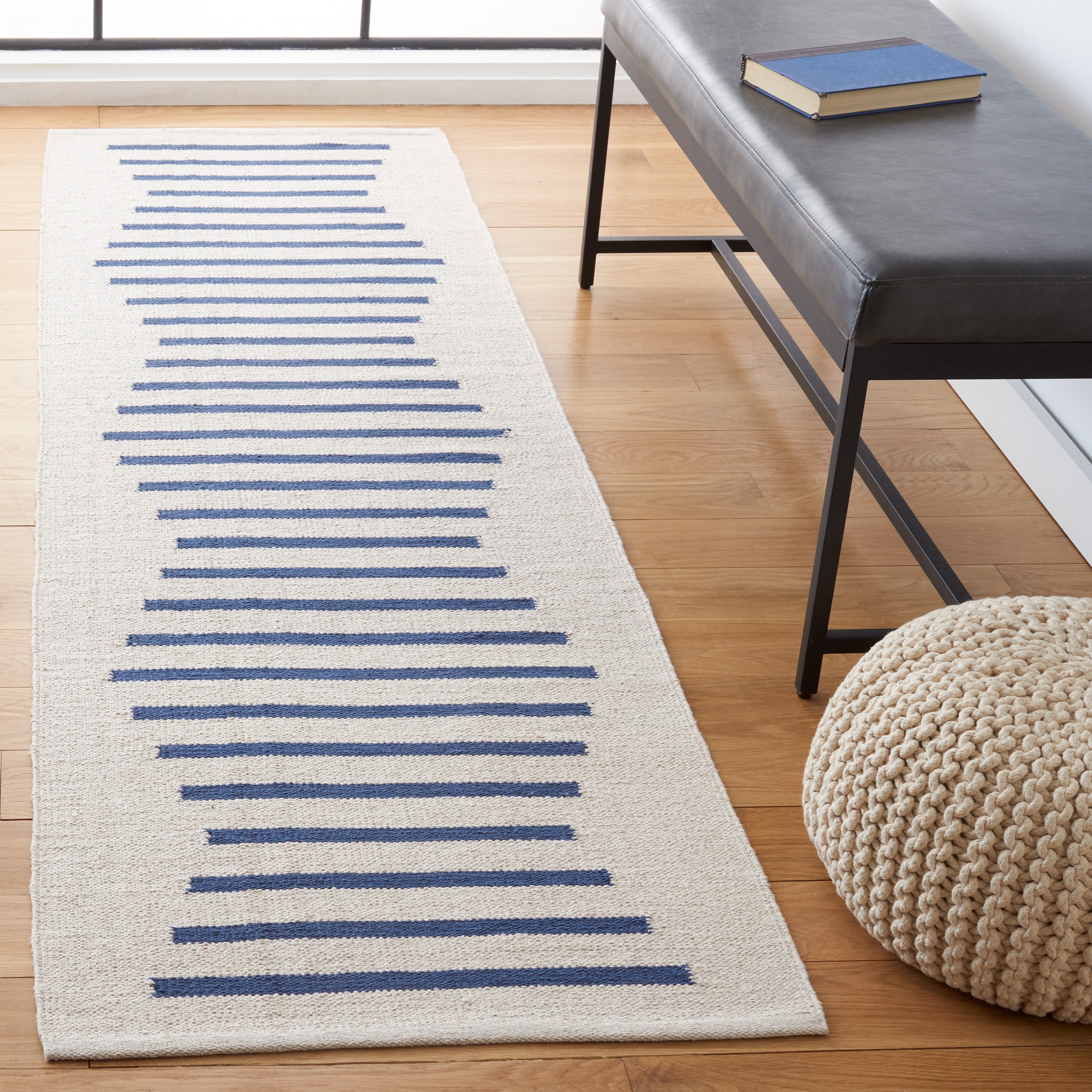 Safavieh MTK313M-28 Montauk Nicoletta 2 x 8 (ft) Cotton Ivory/Navy Rectangular Indoor Abstract Bohemian/Eclectic Runner rug