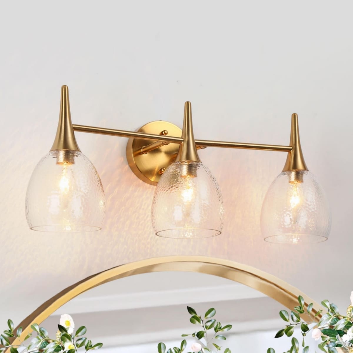 LNC LUYRJAM74W328C Cymerlarity 21.5-in 3 -Light Polished Brass Modern/contemporary Vanity light