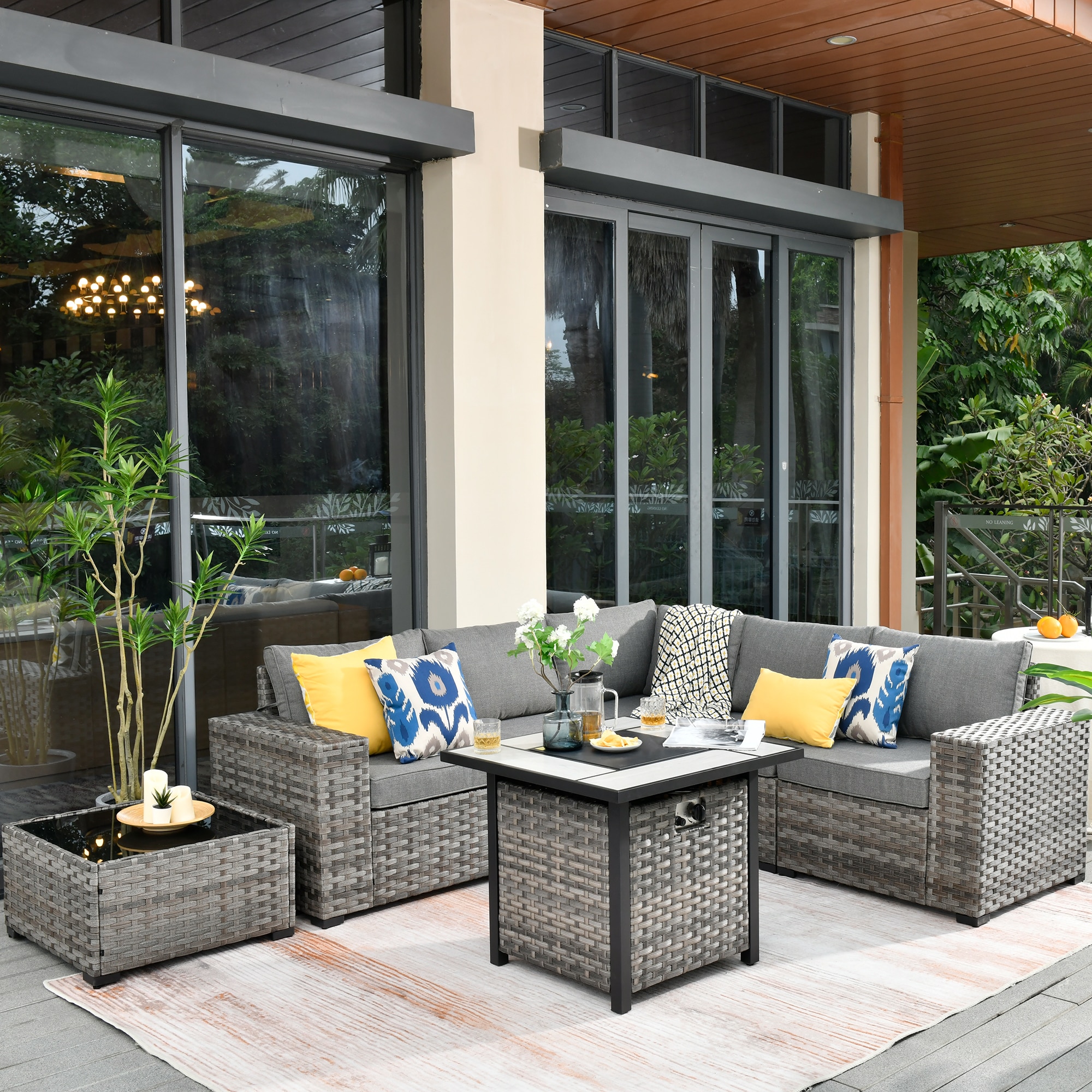 Outdoor originalen sectional without cushions