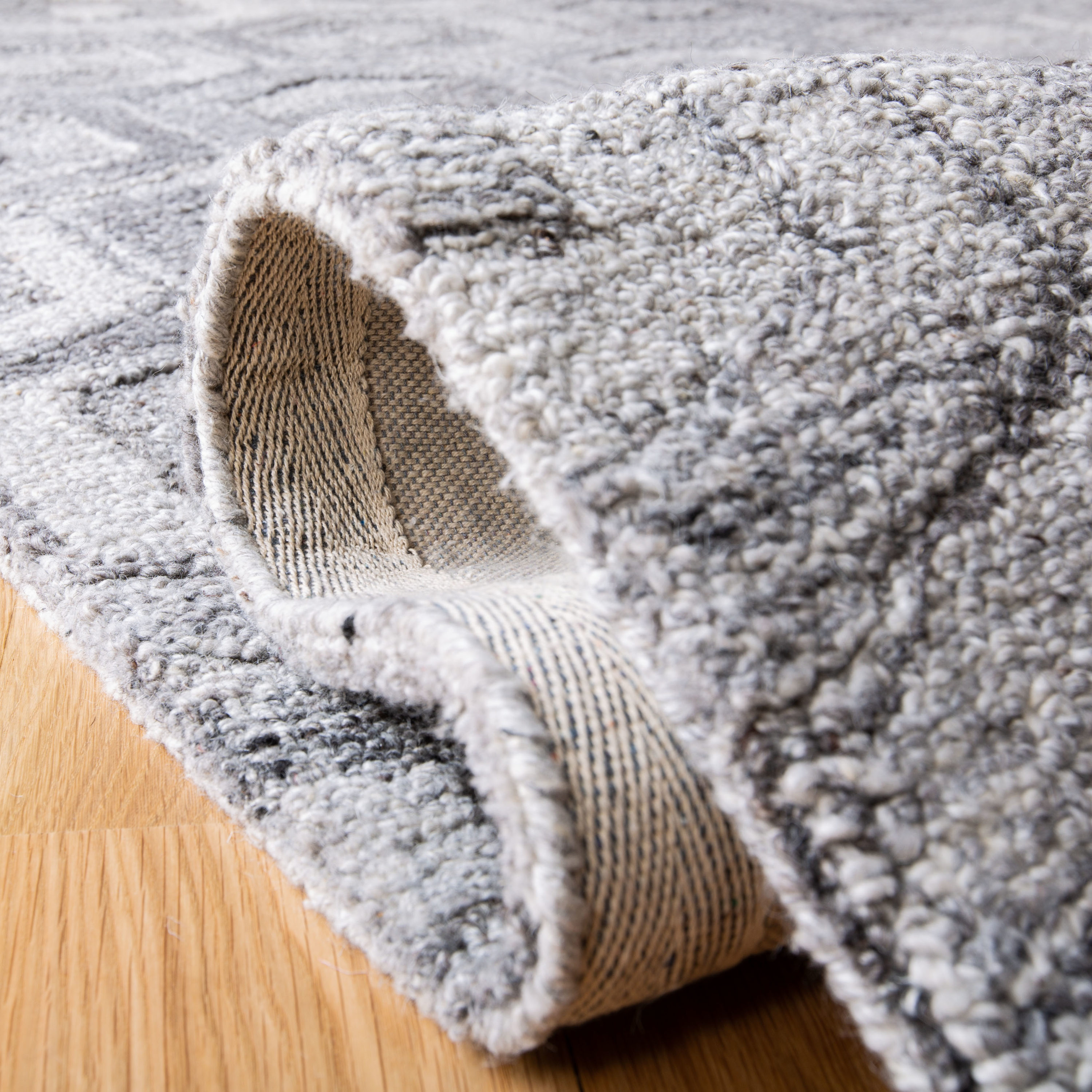 Handmade Abstract Tufted Wool Area Rug 4' x 6' - Grey