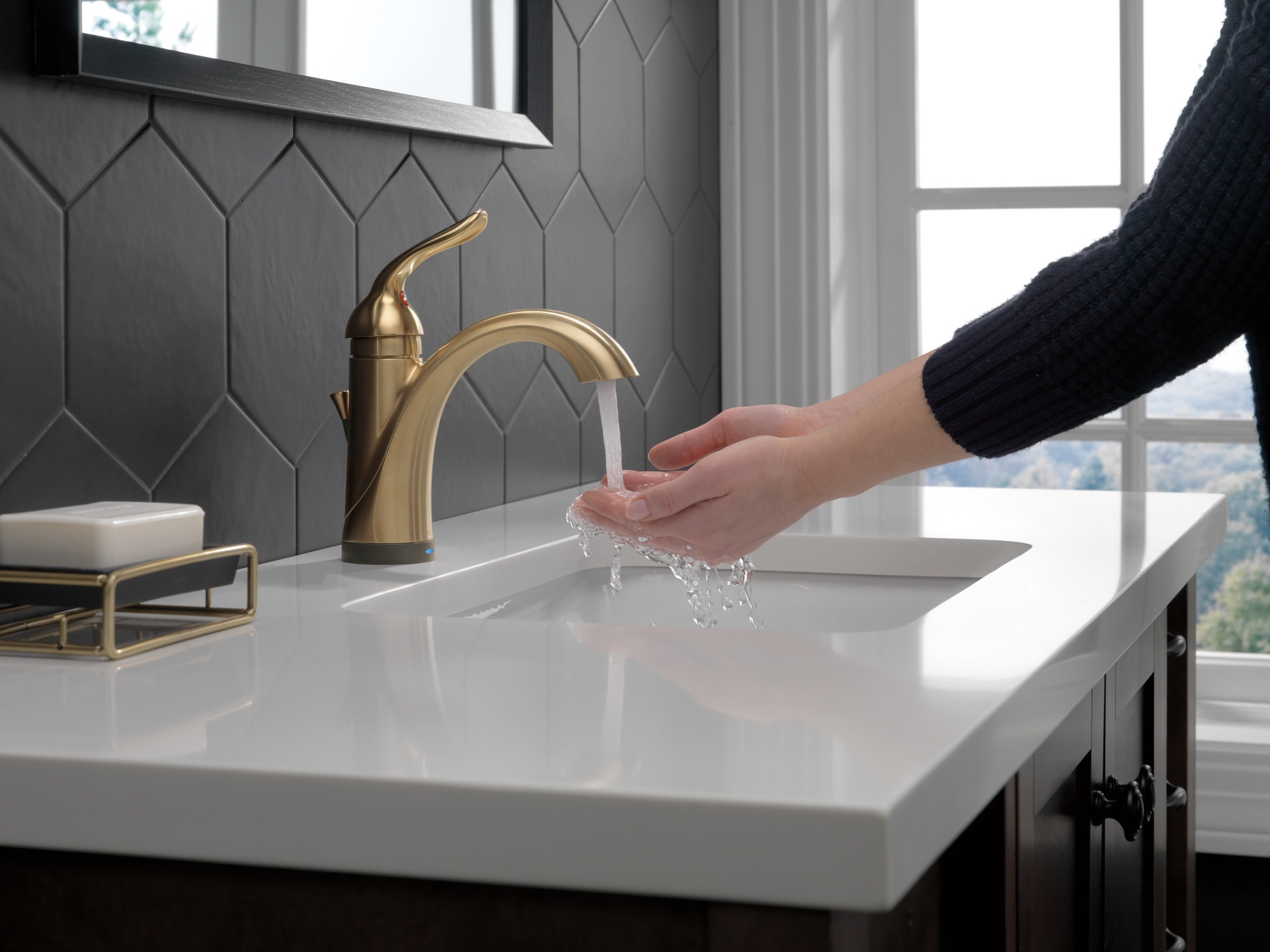 Elegant Single Hole Zinc Bathroom Faucet in Champagne Bronze