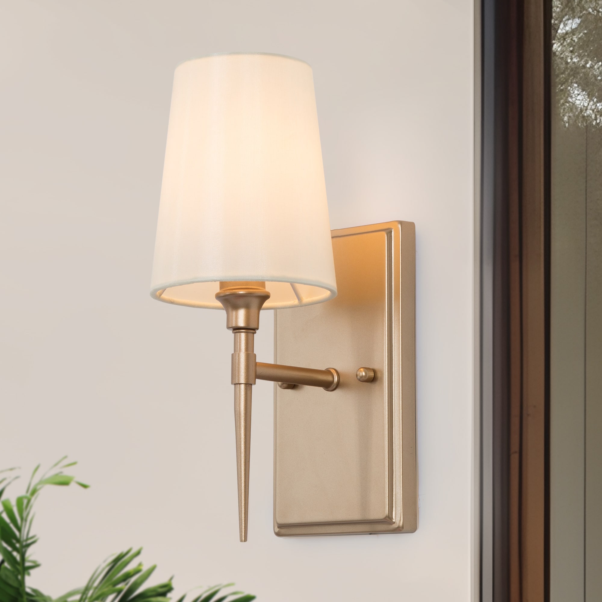 LNC URIQ6VLWS4033F7 Trend 4.7-in W 1 -Light Matte Gold Transitional Wall Sconce