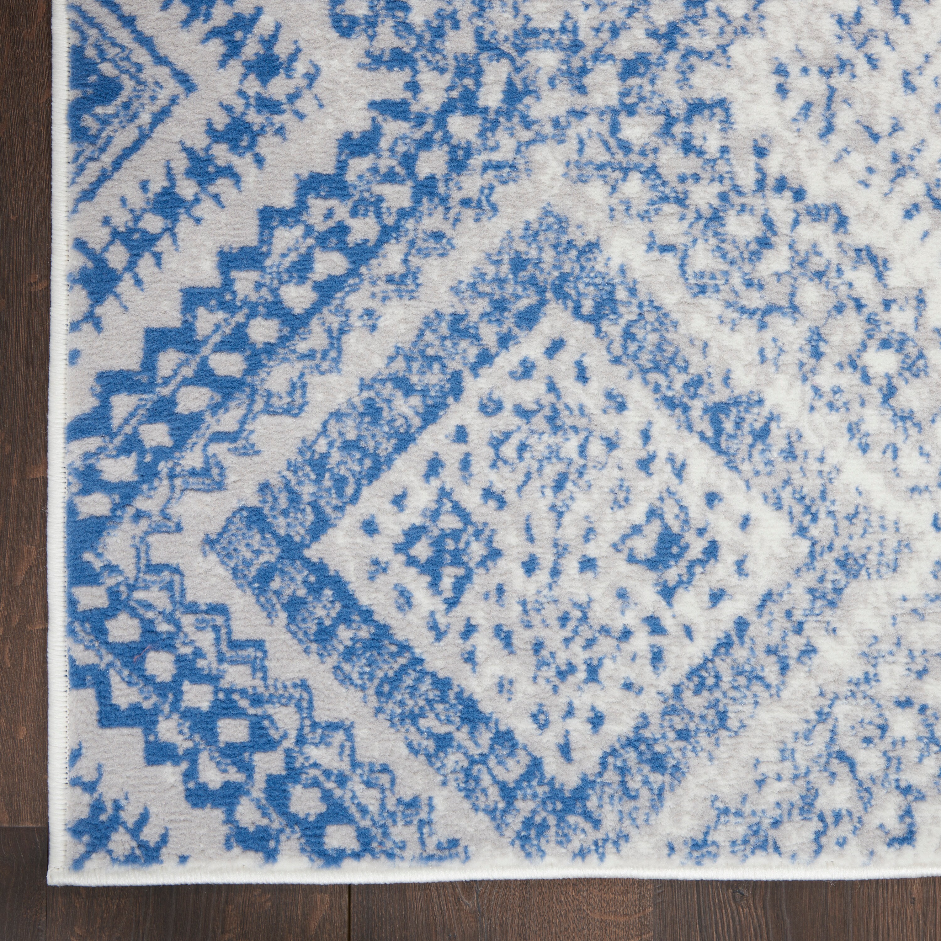 Bohemian Ivory Blue Geometric 2' x 3' Easy-Care Area Rug