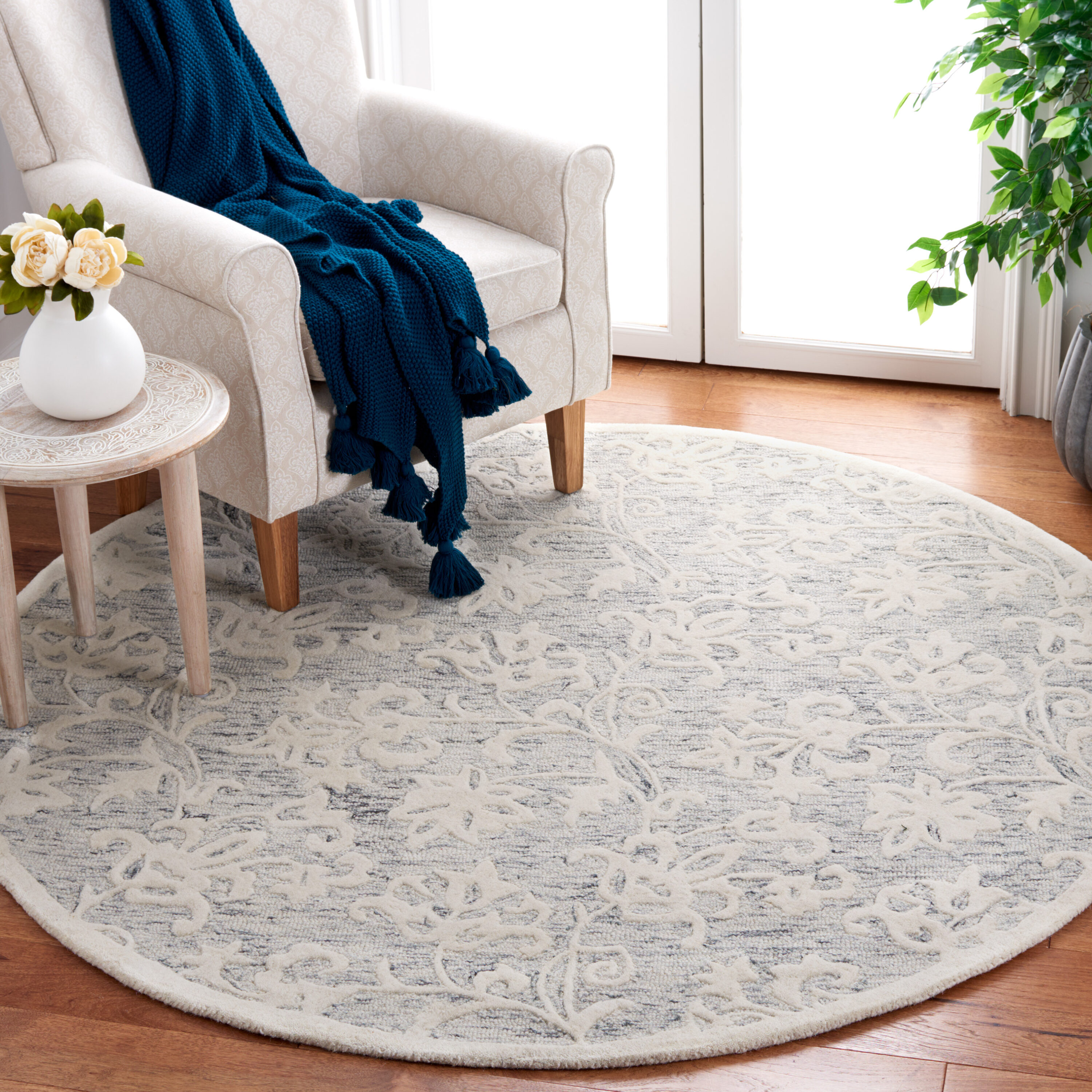  Metro 853 Gray/Ivory Country Floral 6ft x 6ft Round Rug