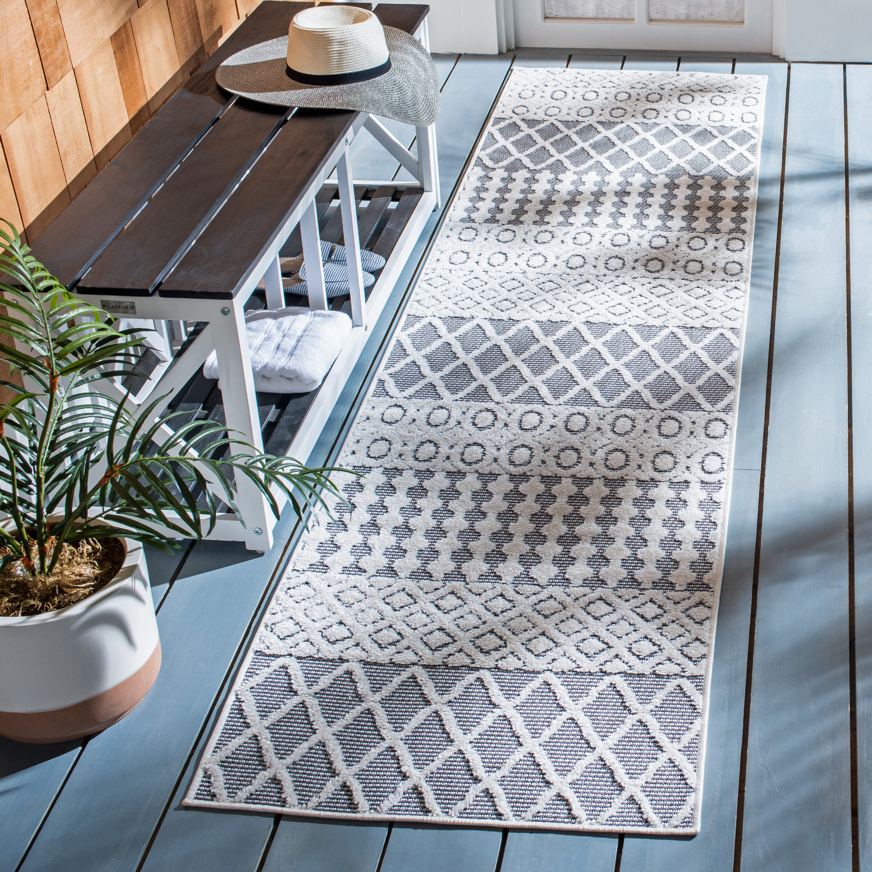 Cabana 652A Ivory/Grey 2ft-2in x 11ft Runner Rug
