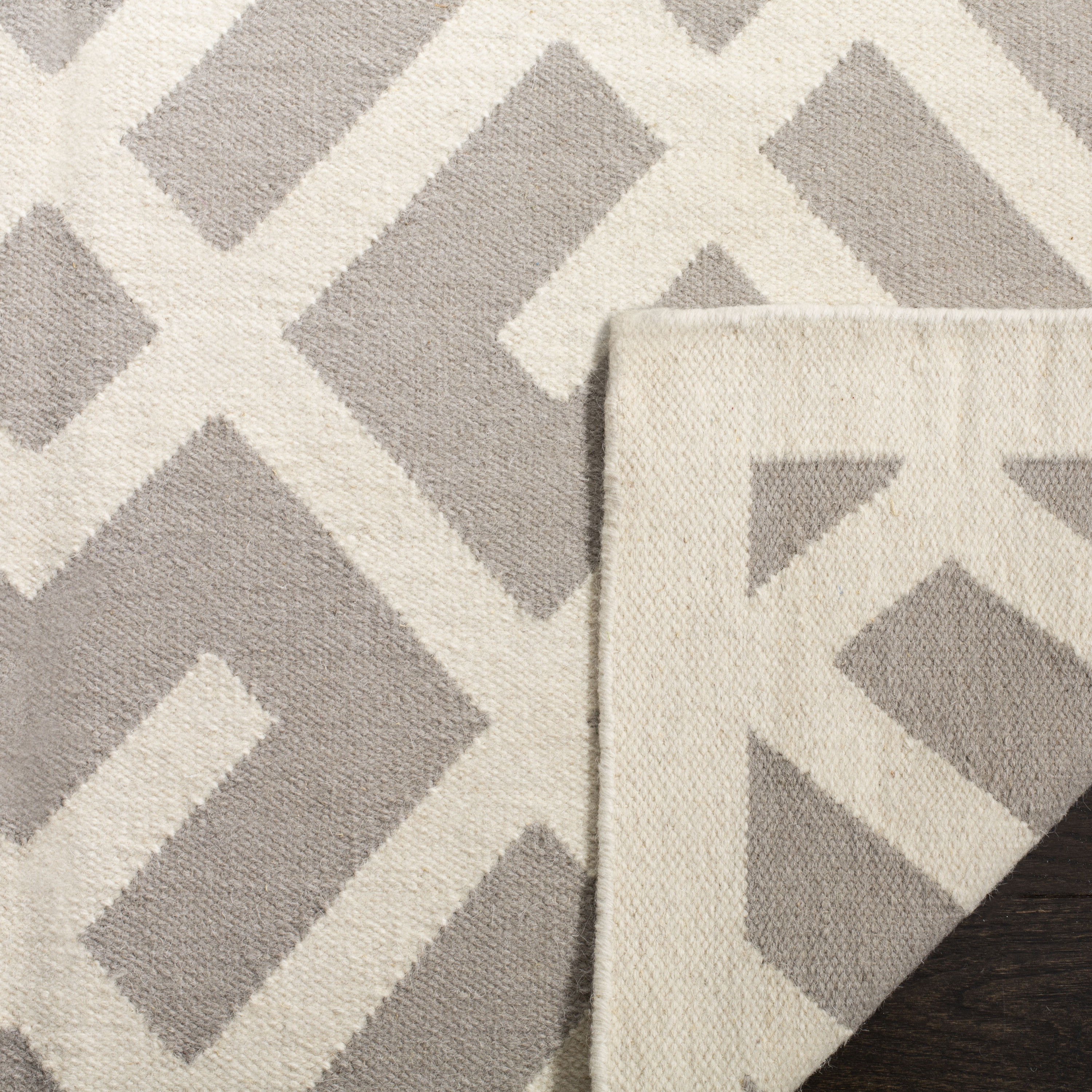 Safavieh DHU552G-26 rugs - View #4