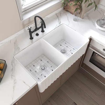 HOROW Farmhouse apron front 18-in x 30-in Fireclay Double equal bowl Kitchen Sink