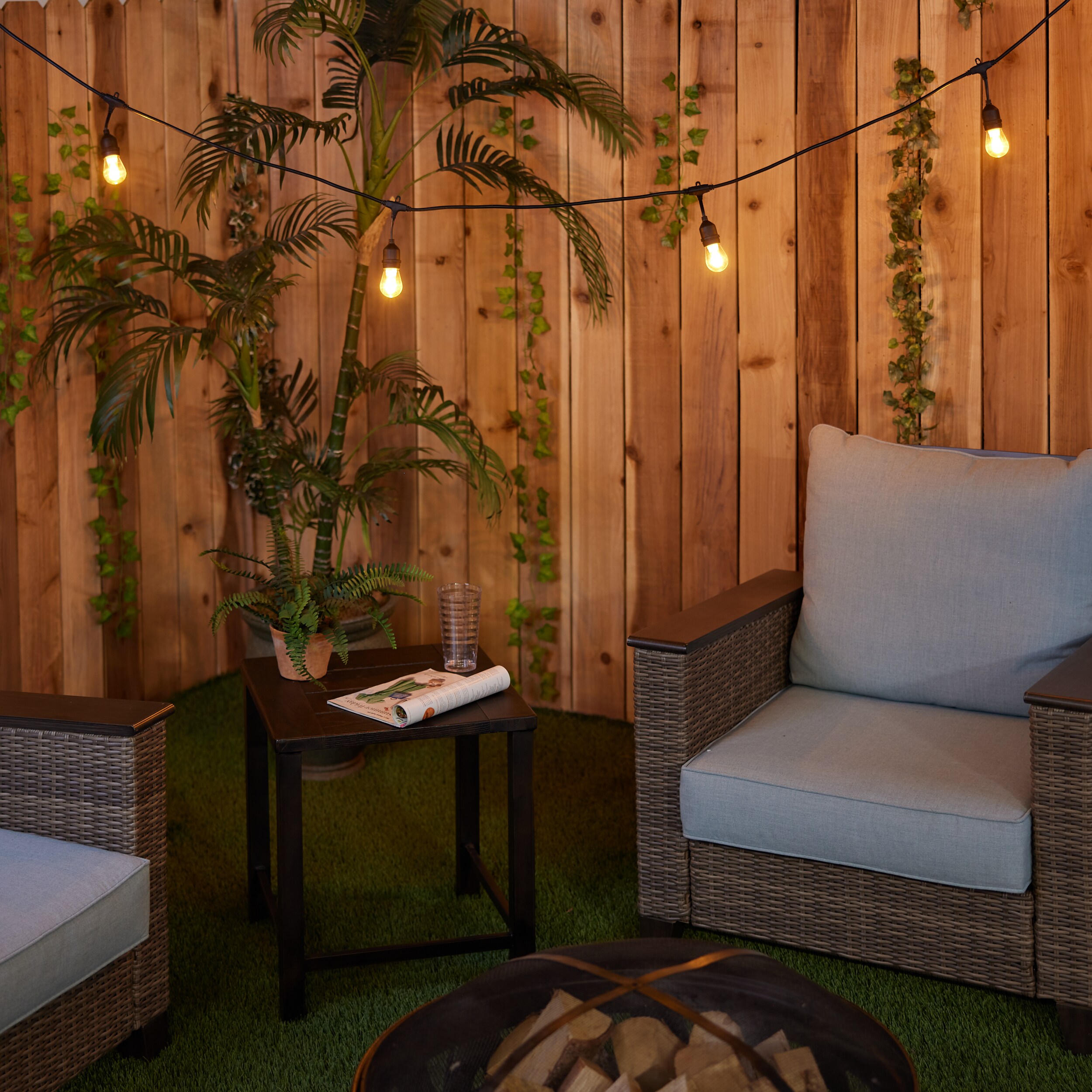 Feit Electric 12-ft Plug-in Black Indoor/Outdoor String Light with 6 Yellow LED Edison Bulbs