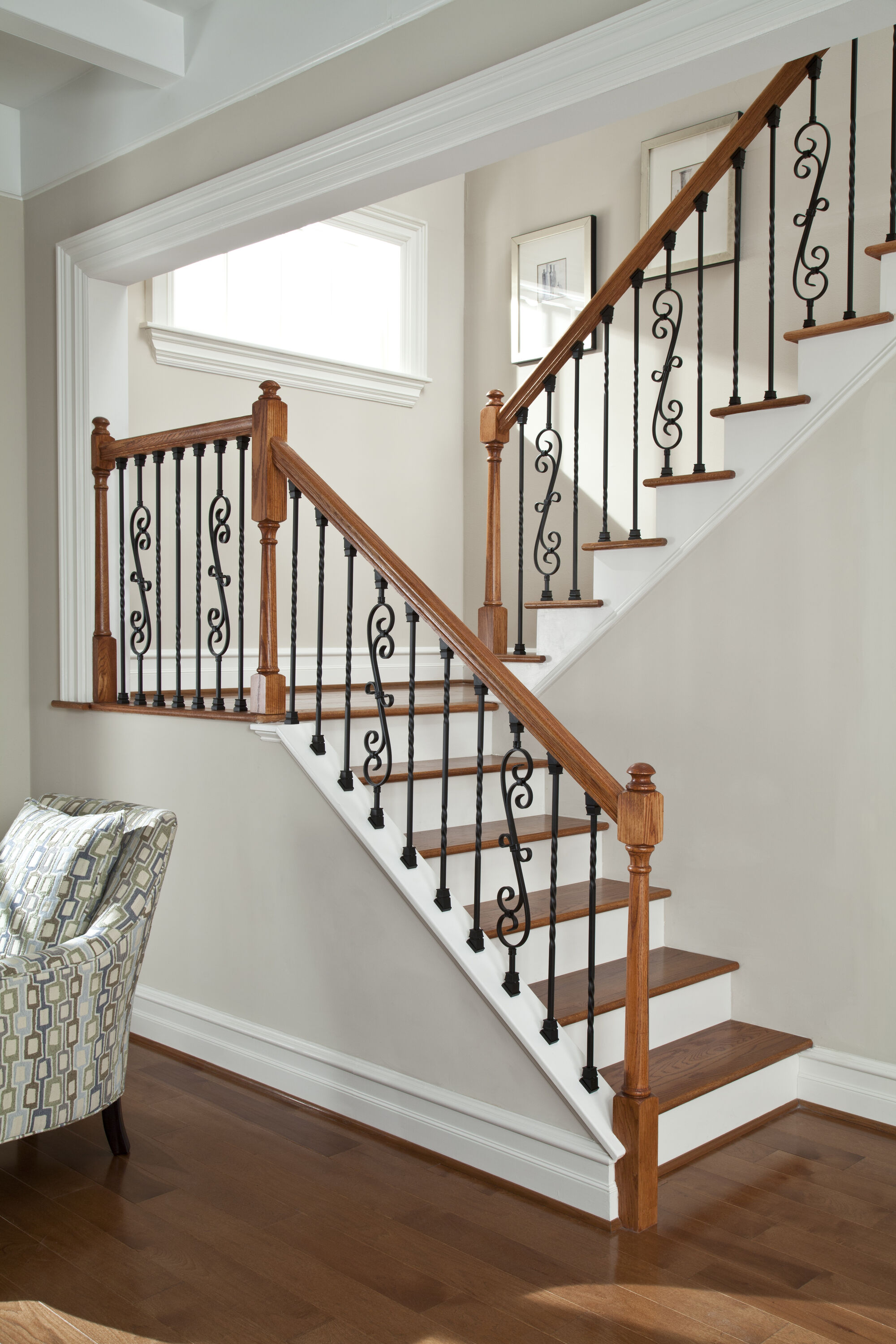 Crown Heritage 4444040 Interior-Stairpart-Newel-Posts - View #5