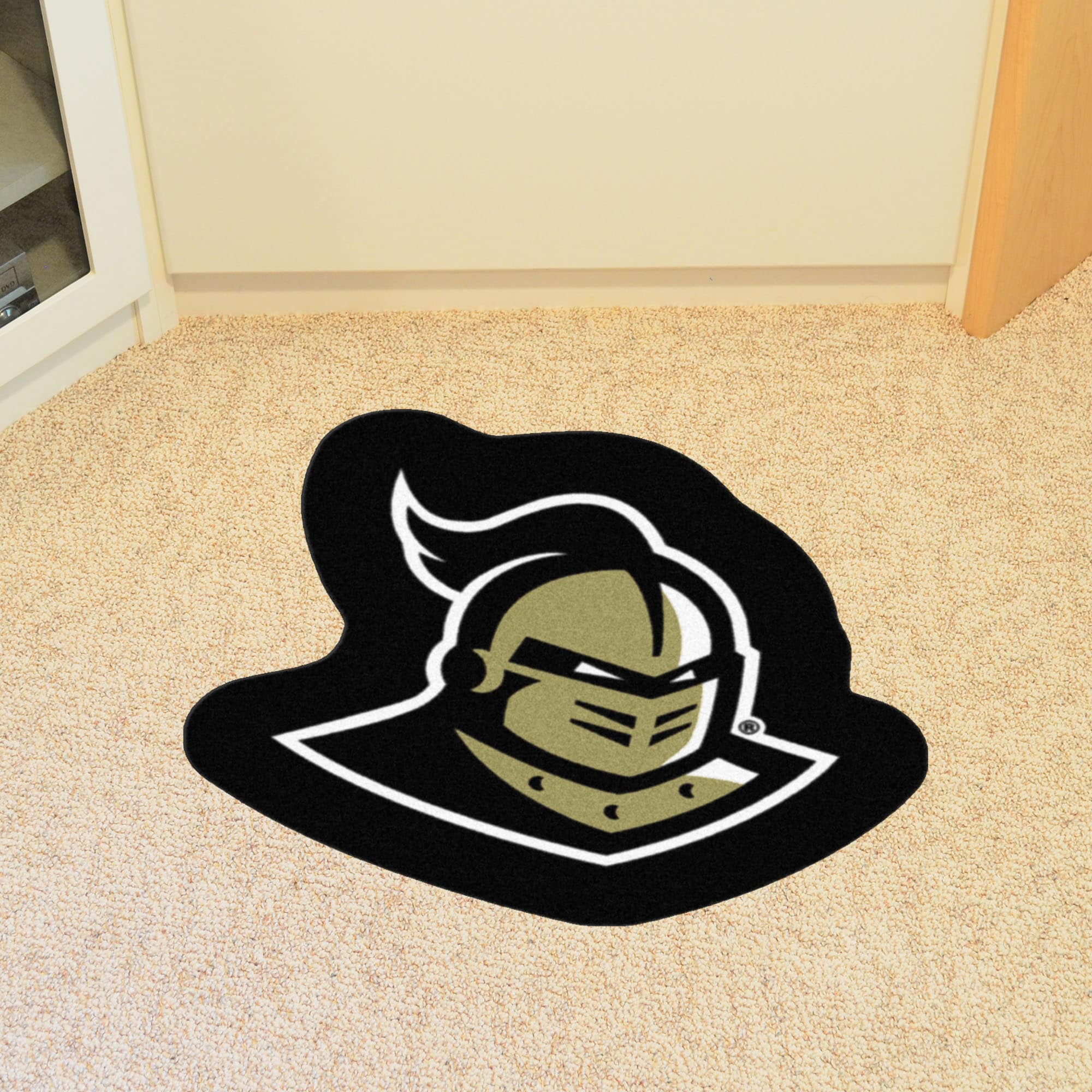 FANMATS Pittsburgh Steelers Black 3 ft. x 2 ft. Mascot Helmet Area