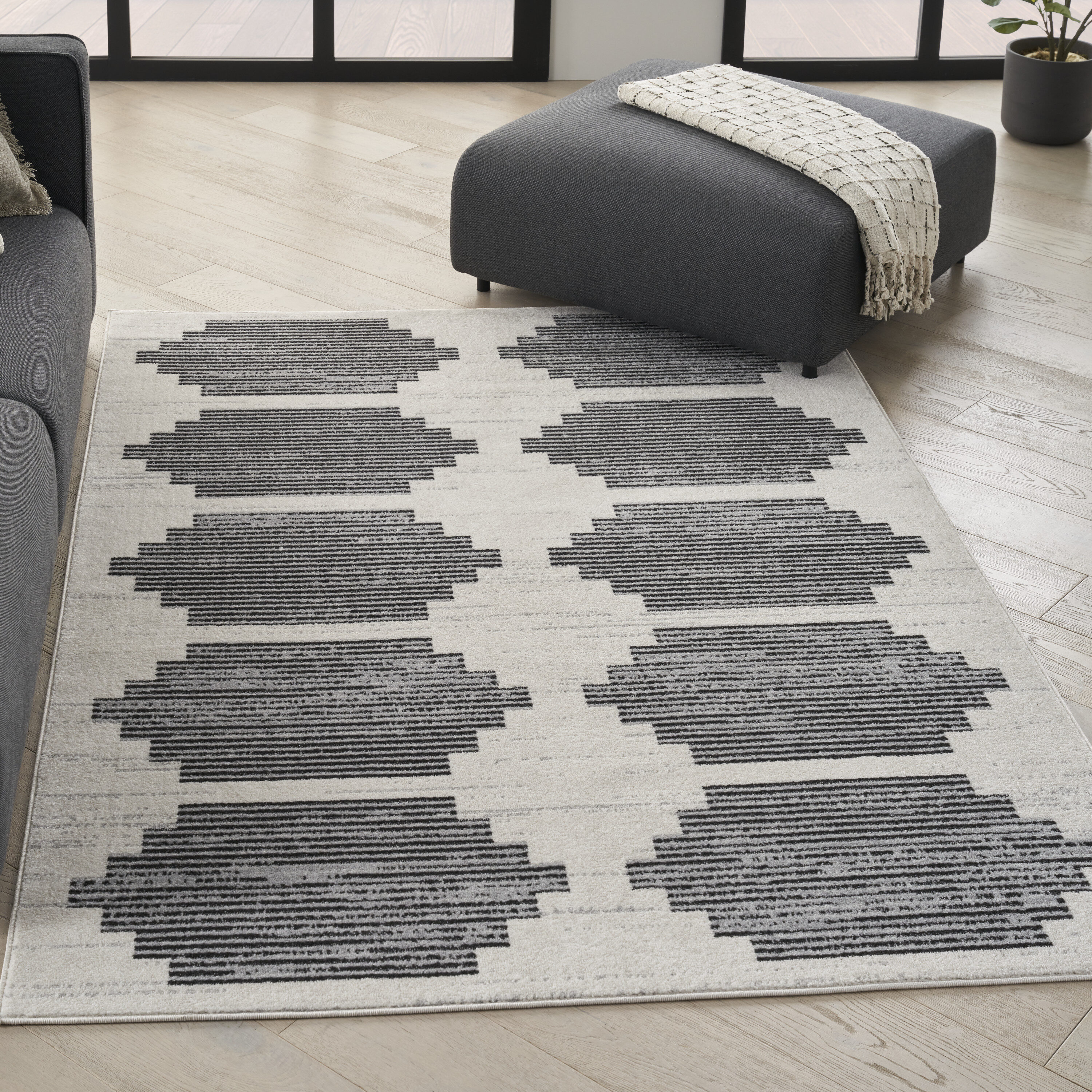 Nourison 099446107015 Modern Passion 4 x 6 (ft) Loomed Polypropylene Ivory/Grey Rectangular Indoor Geometric Mid-Century Modern Area rug