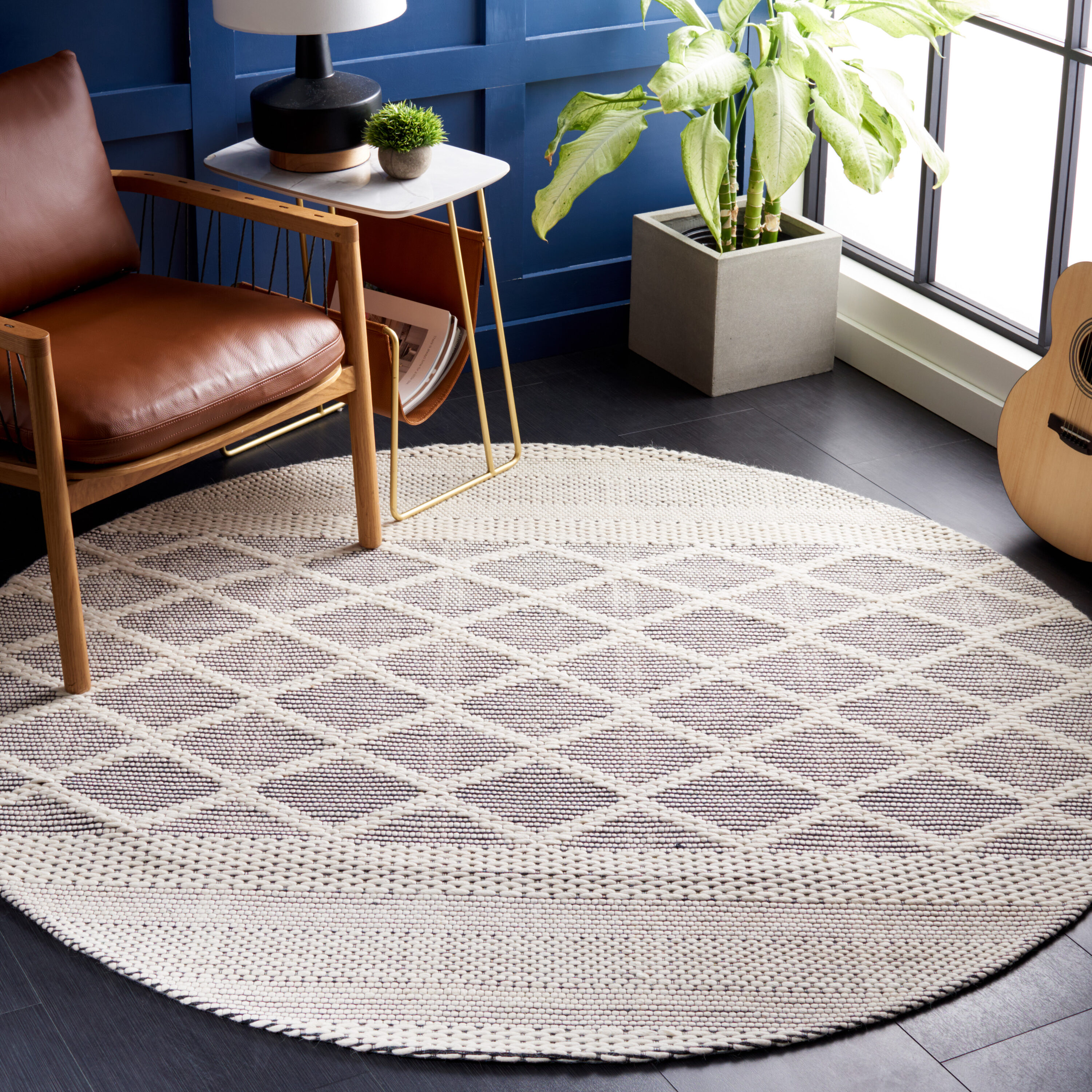  Vermont 154 Ivory/Black Contemporary 6ft x 6ft Round Rug