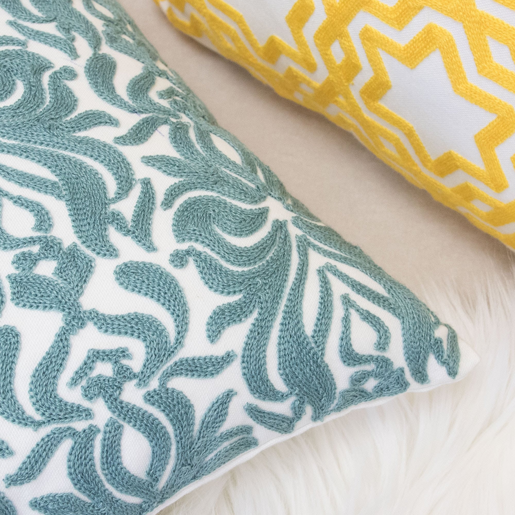 LuXeo 81040-SPA-1818 Accent-Pillows - View #2