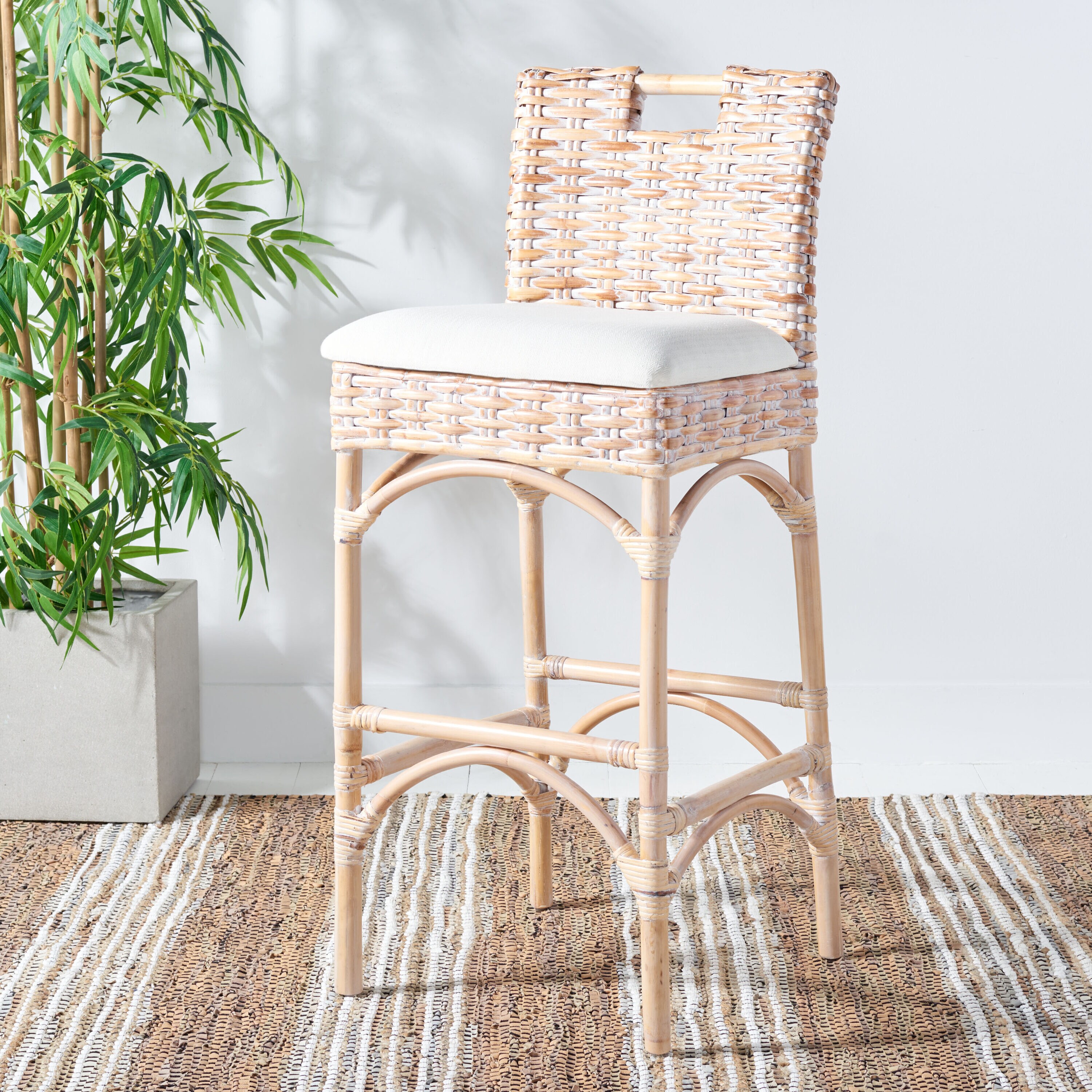 Safavieh White/White Washed 31.5-in H Tall Upholstered Wood Bar Stool