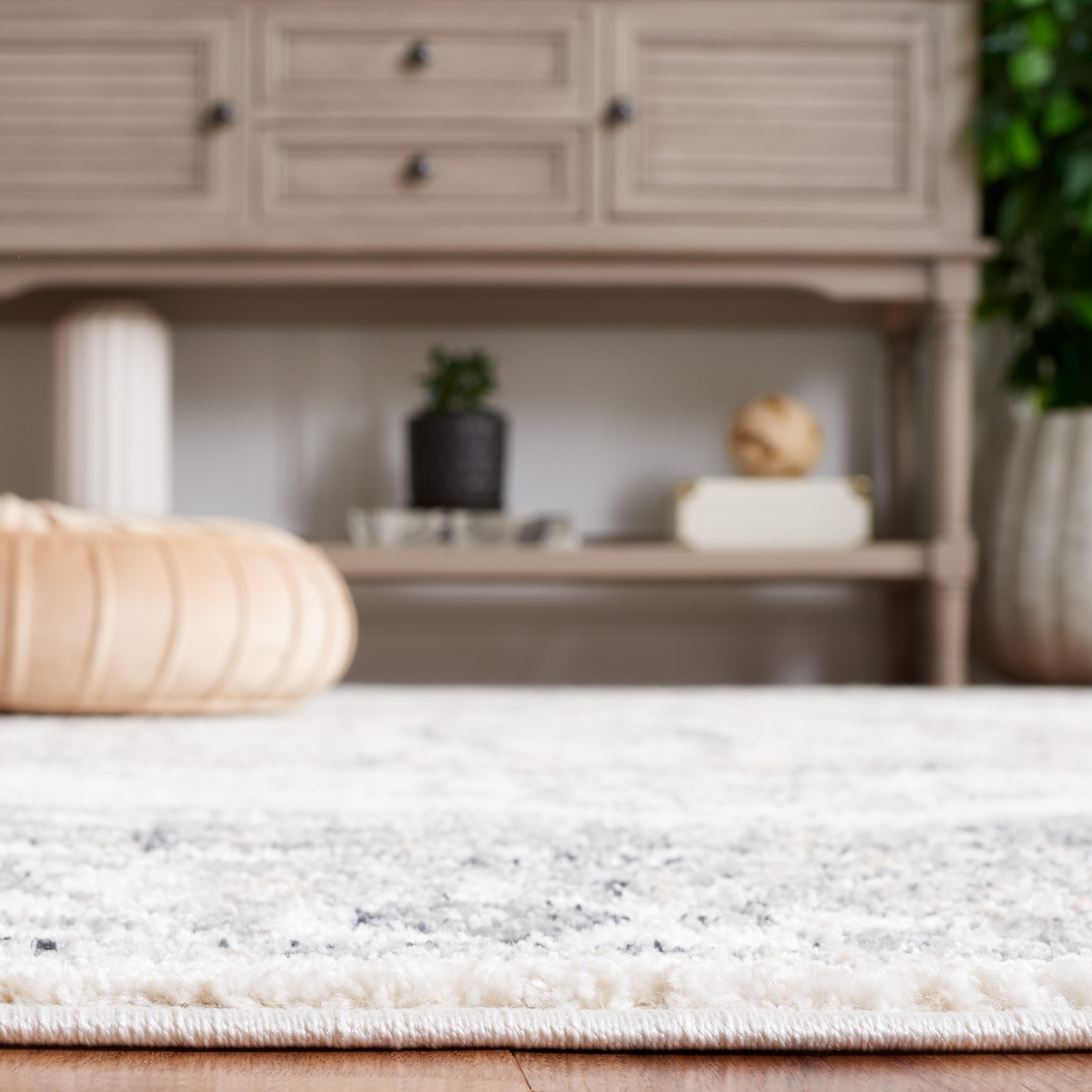 Safavieh LAY111F-7SQ rugs - View #4