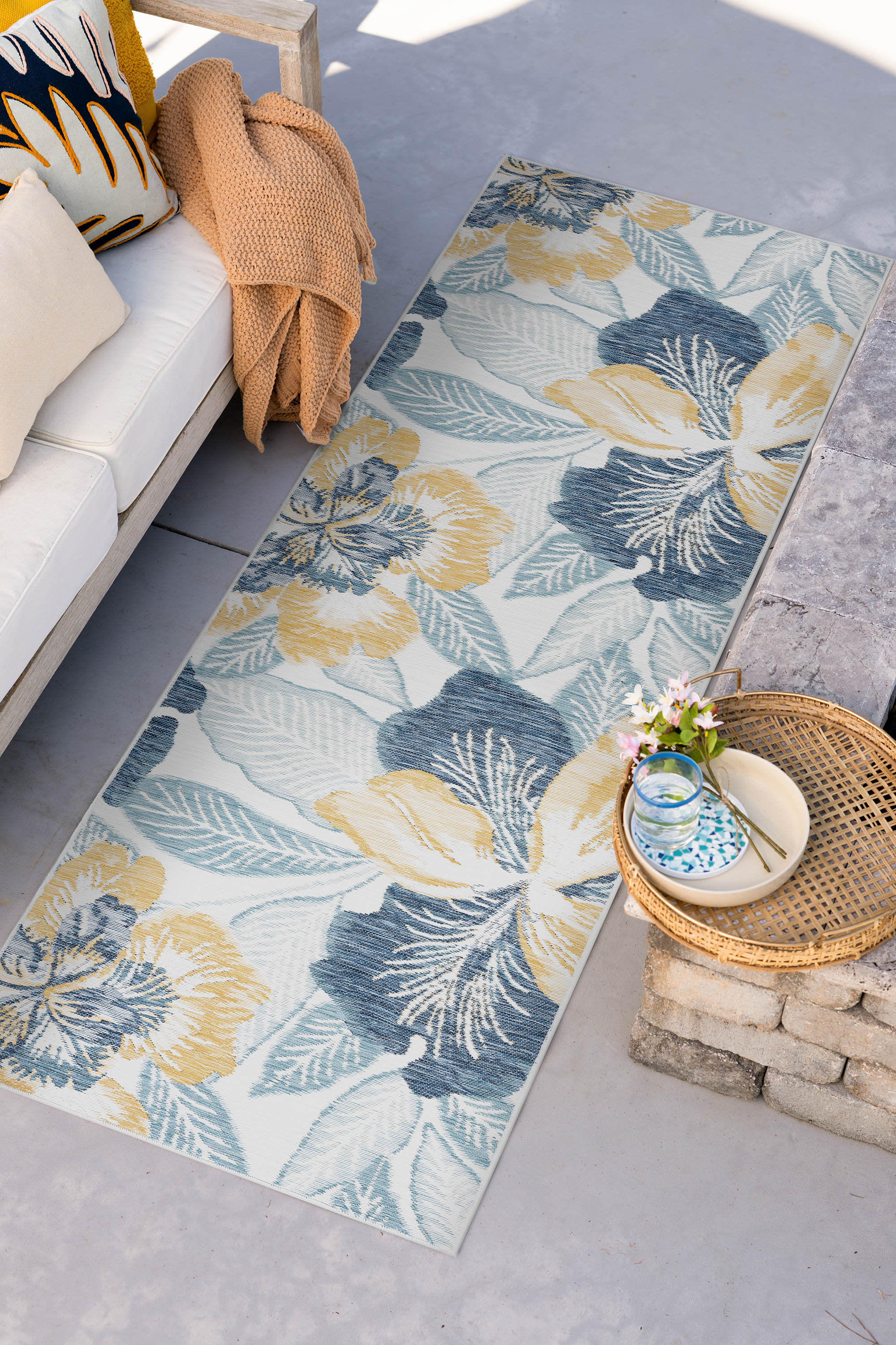 Tayse FLO1407 2X8 Flora 2 x 8 (ft) Loomed Polypropylene Navy Rectangular Indoor/Outdoor Runner rug