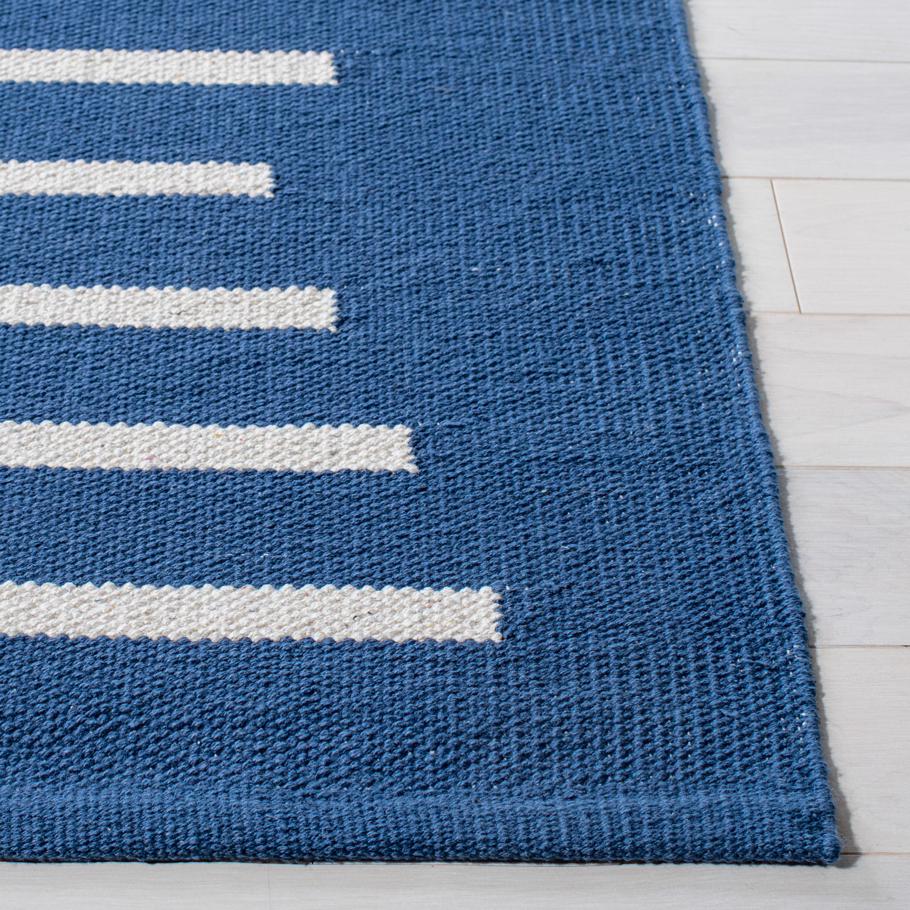 Safavieh MTK313N-4 rugs - View #3