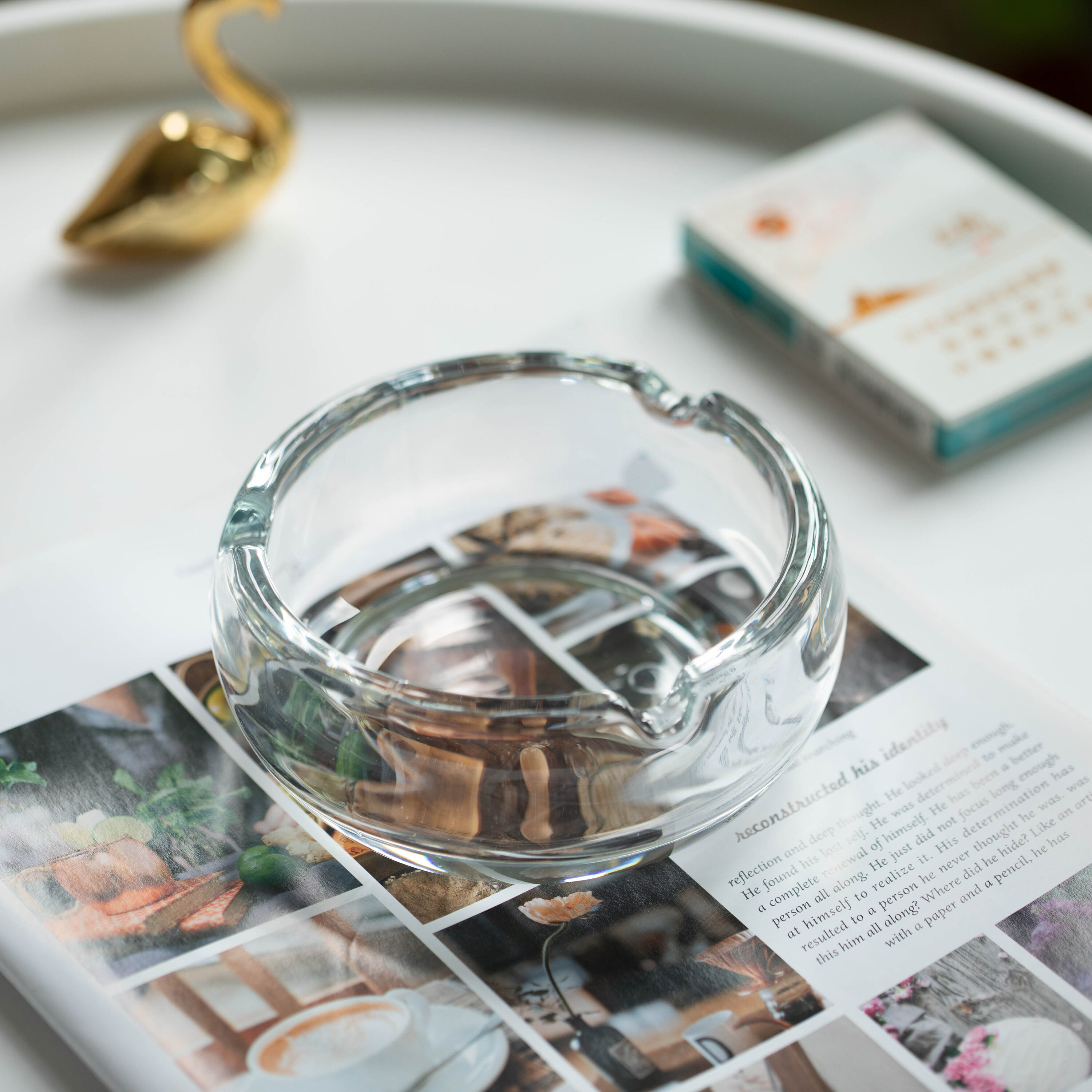 Elegant Clear Glass Round Portable Ashtray for Indoor and Outdoor Use