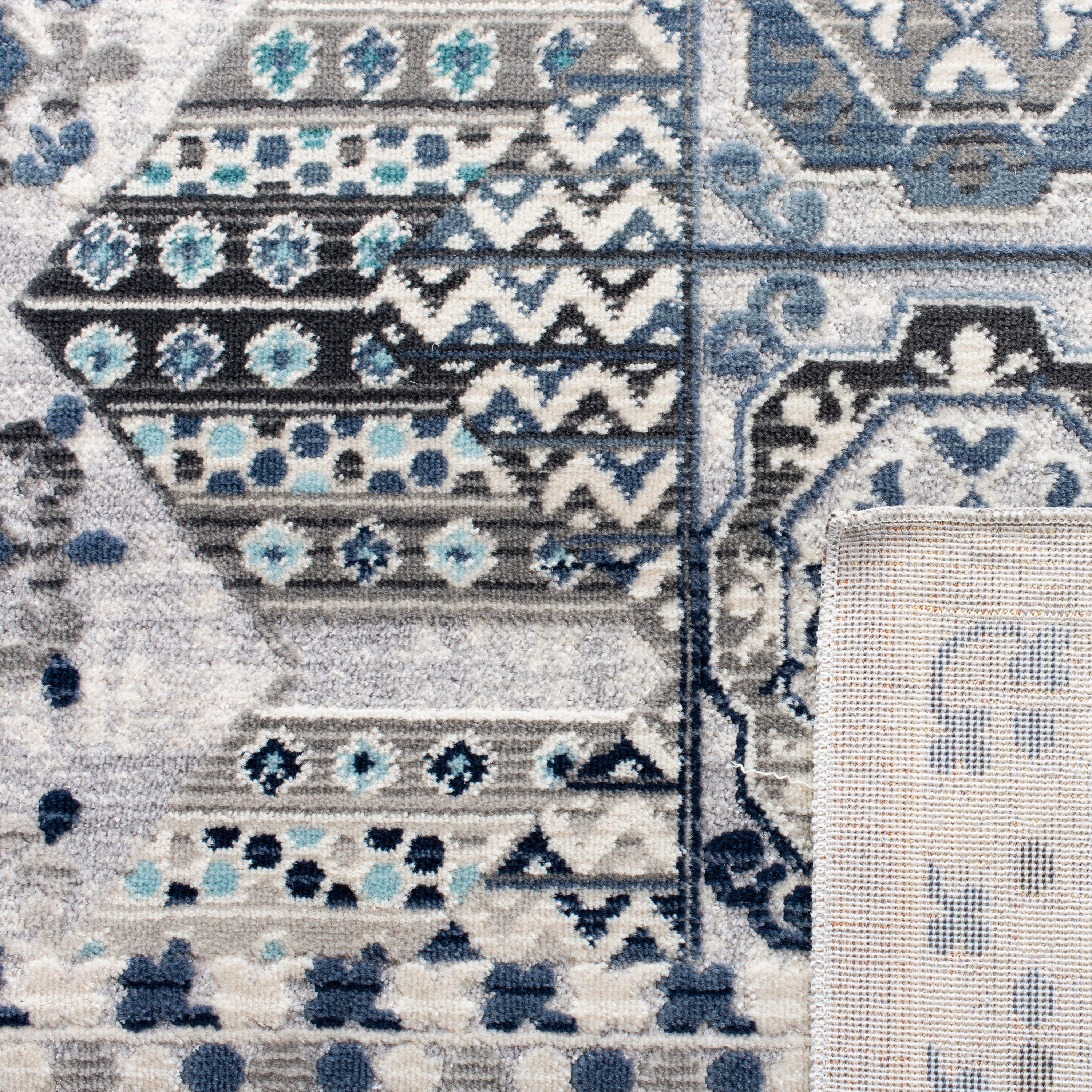 Elegant Gray and Cream Floral 4' x 6' Synthetic Wool Area Rug