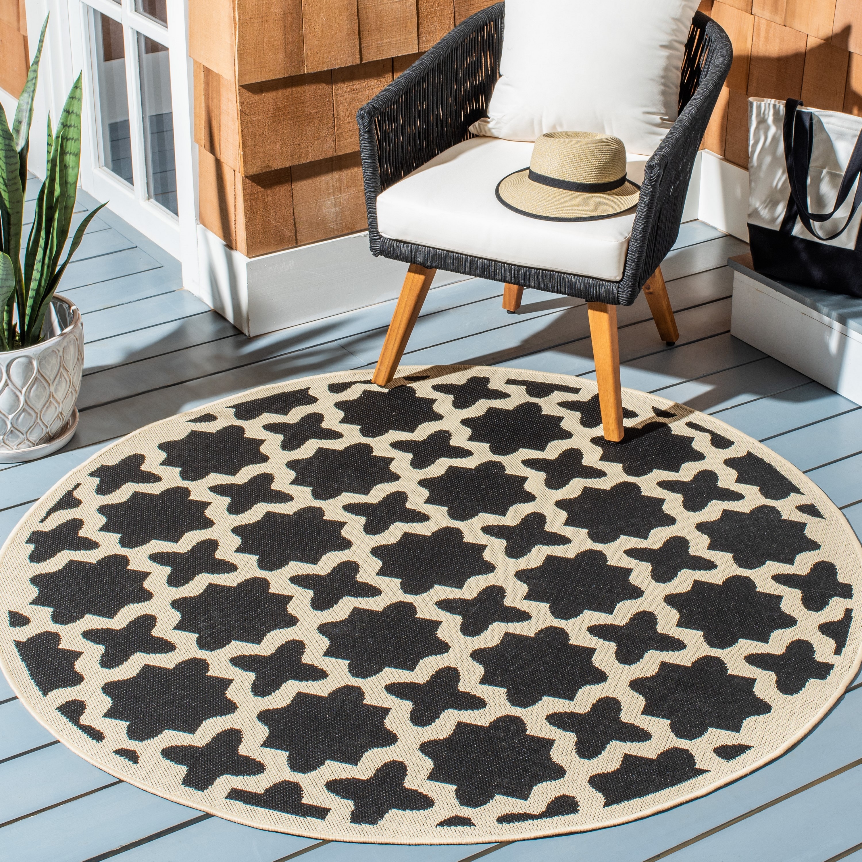 Safavieh CY6913-266-4R Courtyard Hawi 4 x 4 (ft) Loomed Polypropylene Black/Beige Round Indoor/Outdoor Abstract Area rug