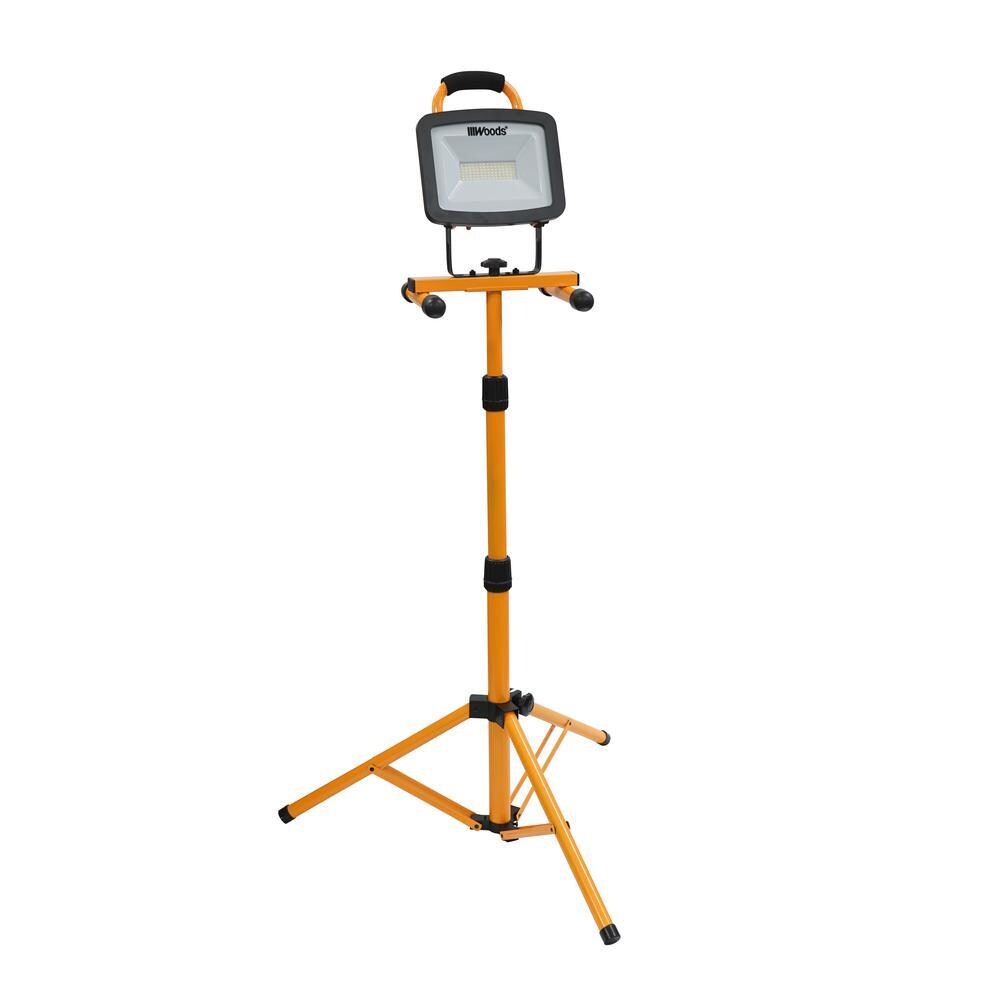 6000 Lumens Plug-in LED Work Light With Tripod