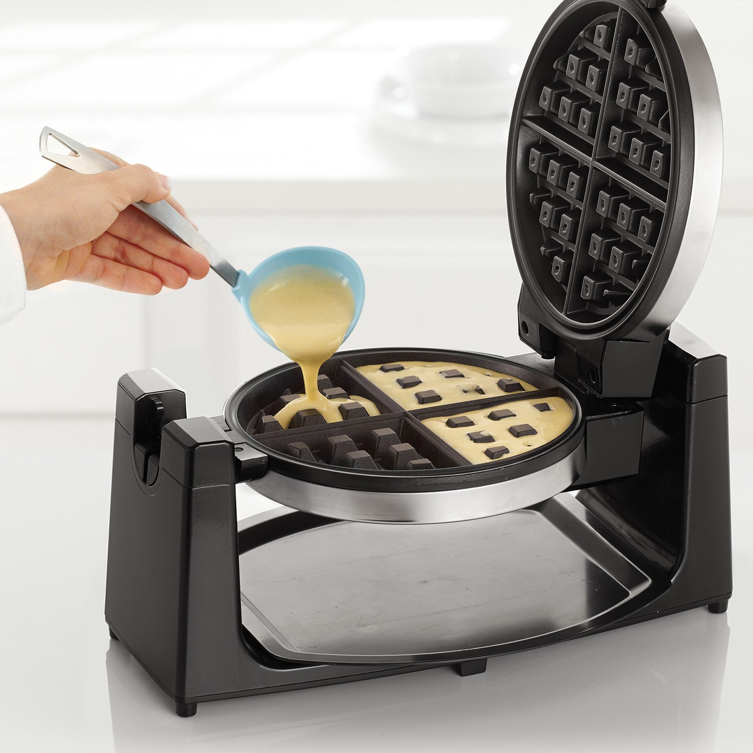 BELLA 4 Slice Rotating Black Belgian Waffle Maker 