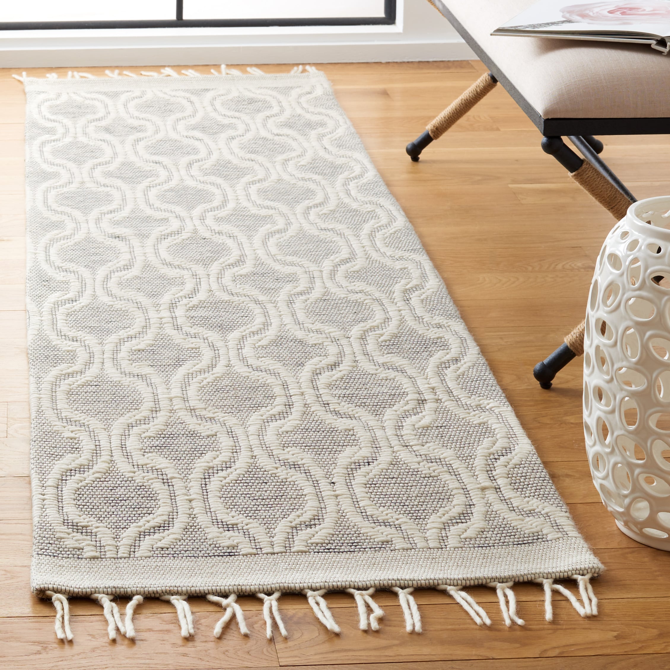  Vermont 312 Ivory Contemporary 2ft-3in x 8ft Runner Rug