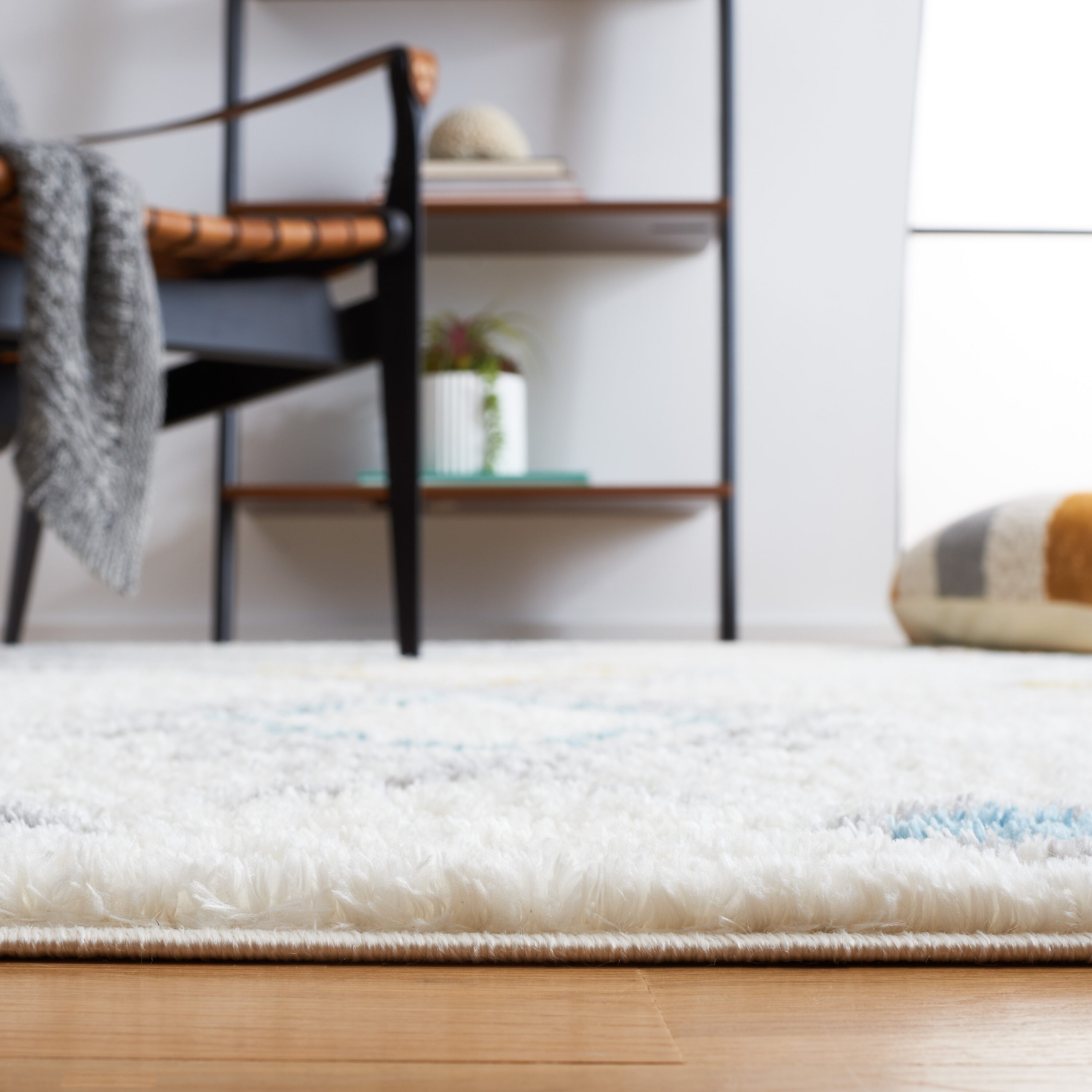 Ivory and Gray Synthetic Hand-knotted Rectangular Area Rug
