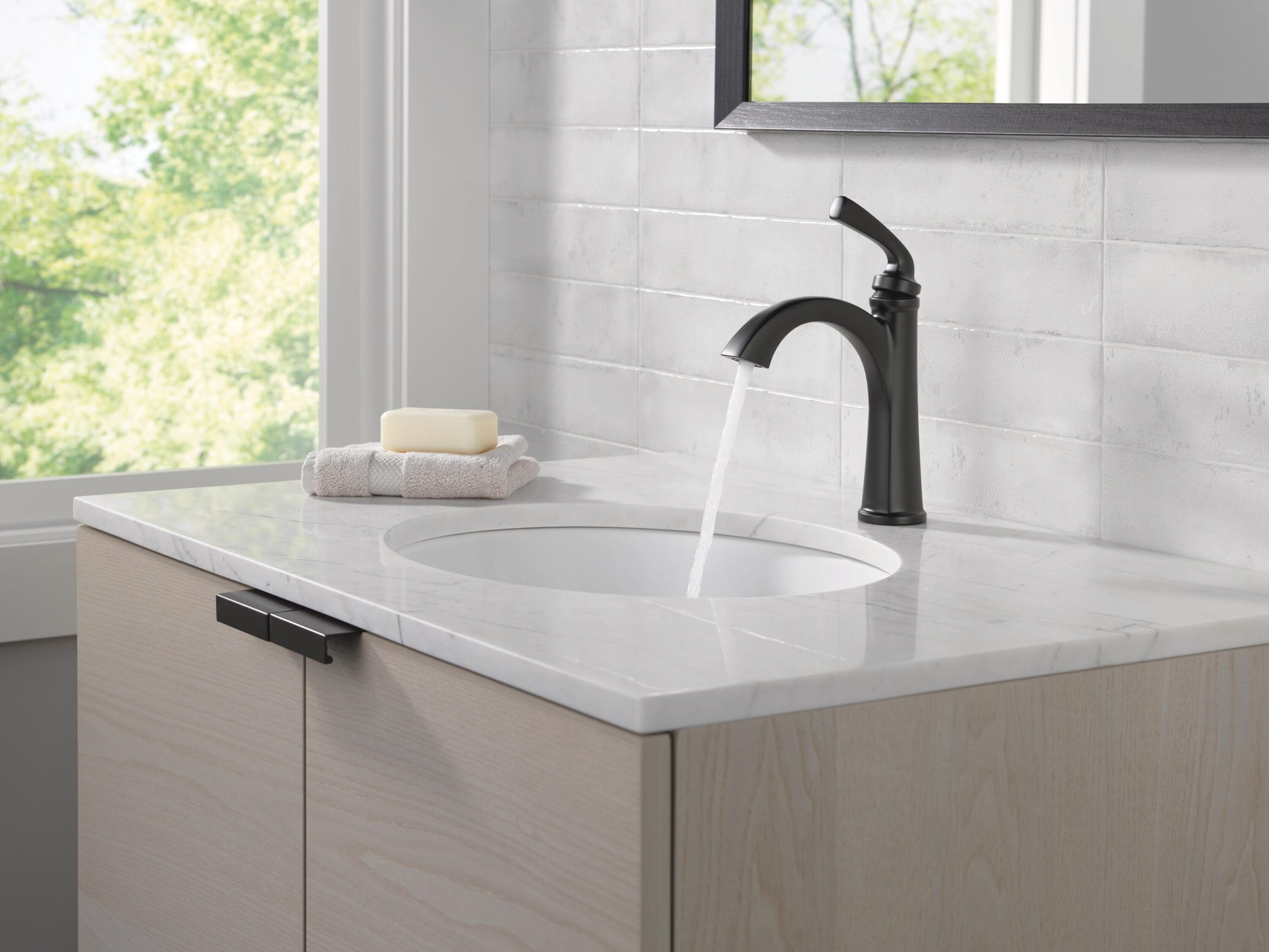 Matte Black Single Handle Bathroom Faucet with Deck Plate