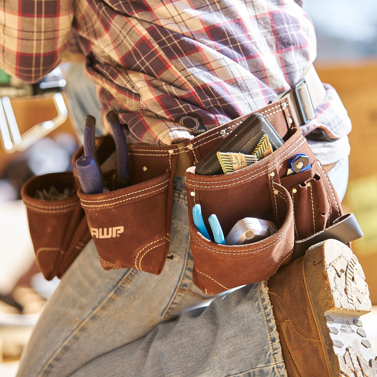 AWP General Construction Leather Tool Apron at Lowes.com