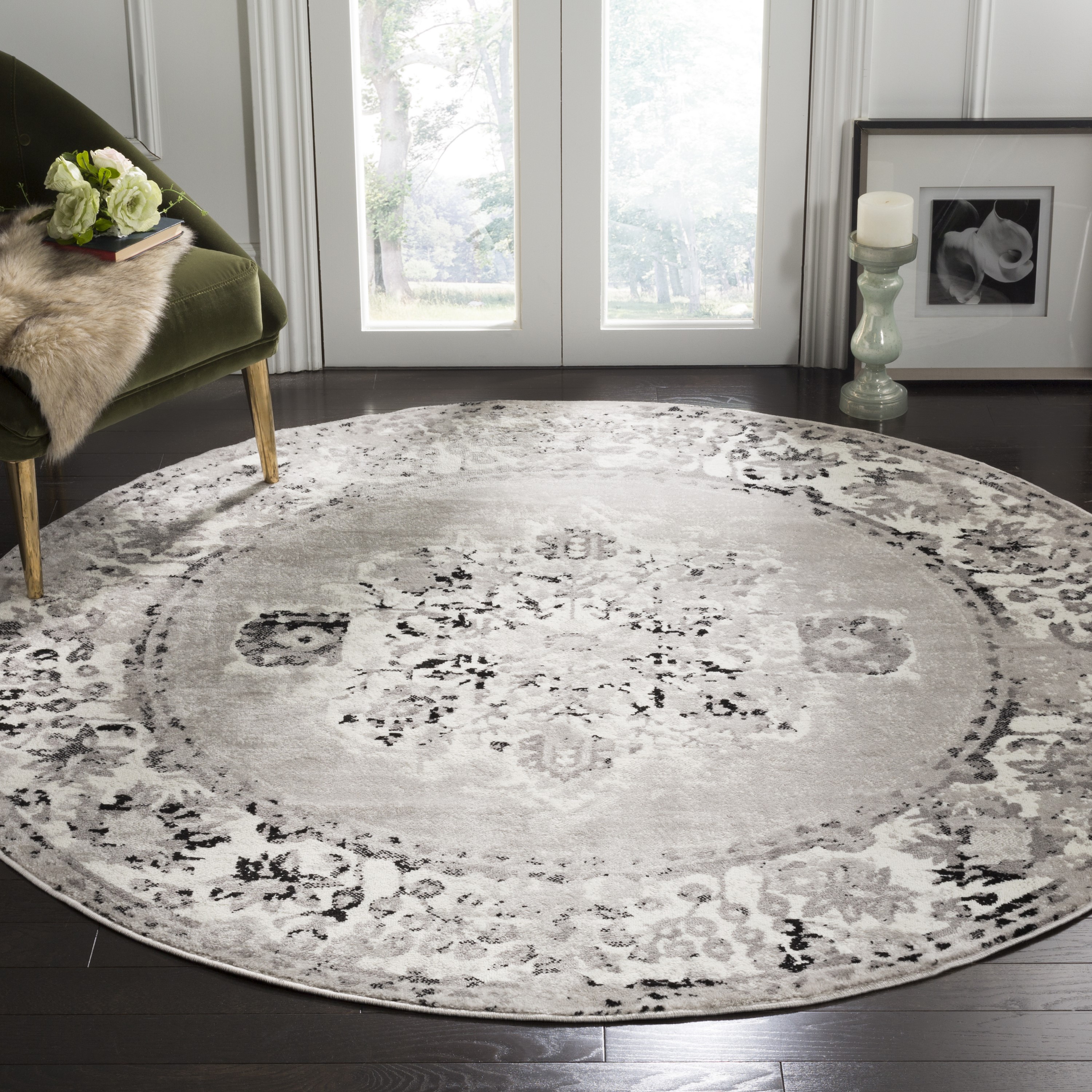 Safavieh SKY169K-6R Skyler Florette 6 x 6 (ft) Loomed Polypropylene Gray/Ivory Round Indoor Distressed/Overdyed Vintage Area rug