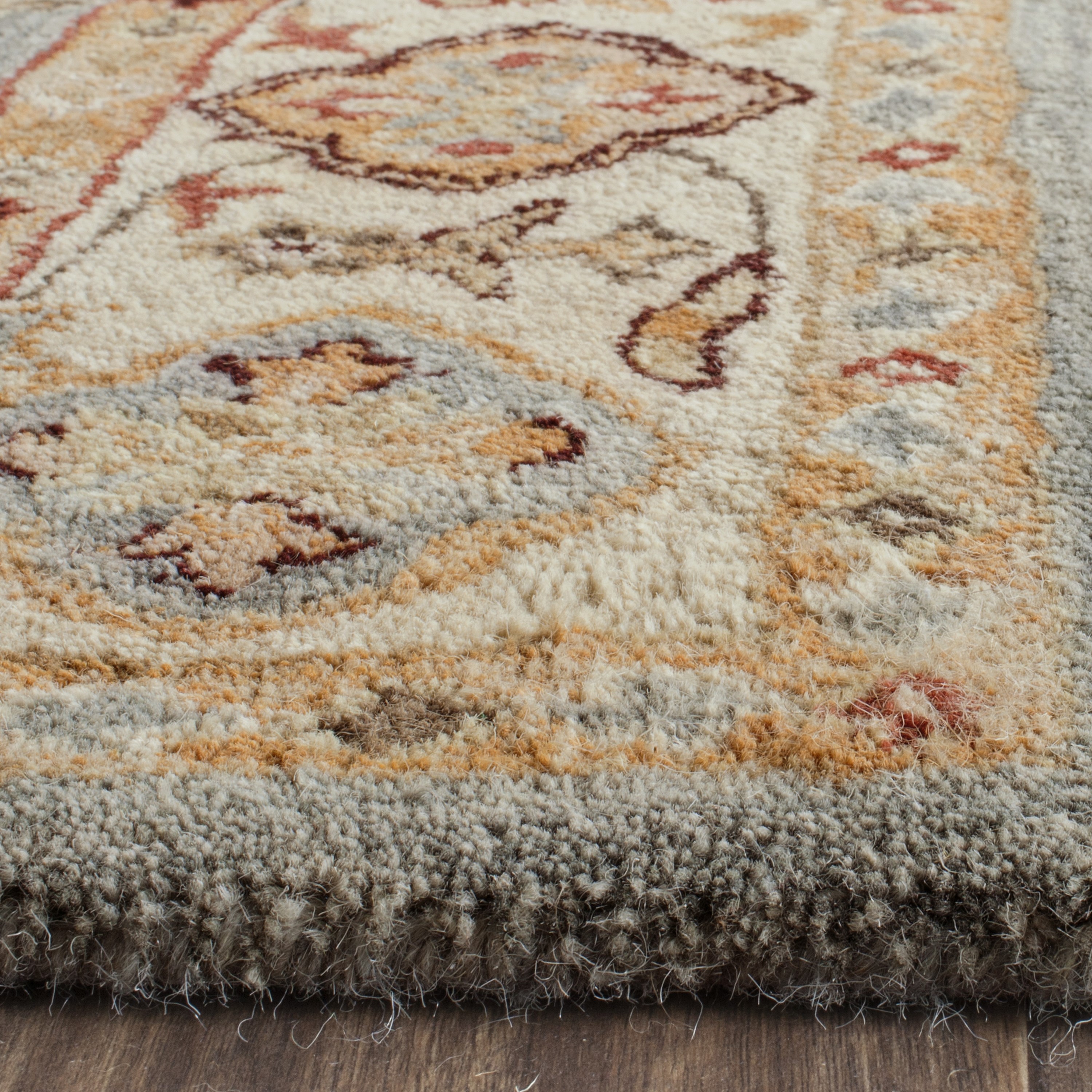 Safavieh AT847A-5 rugs - View #3