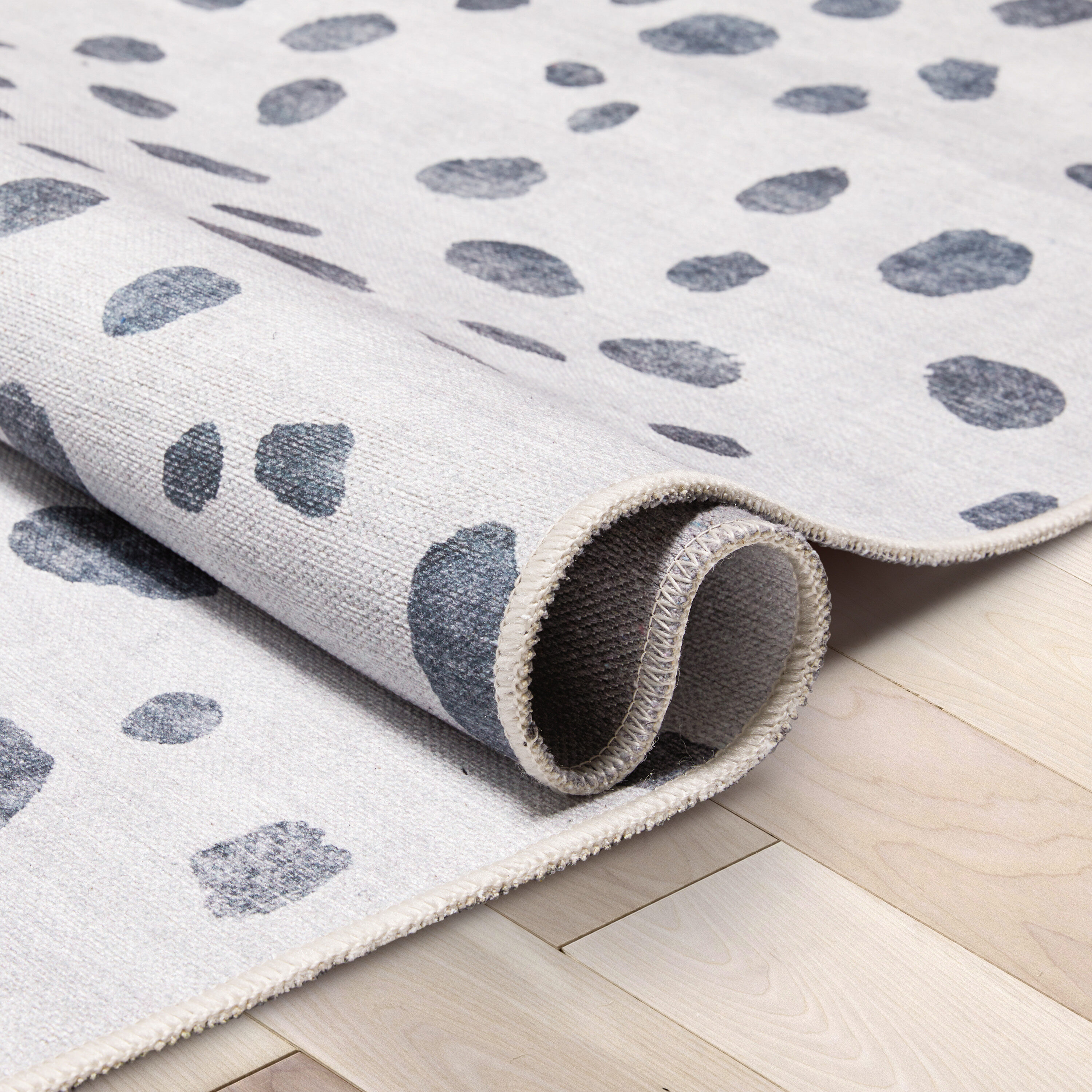 Ivory and Black Synthetic Chenille Kids' Rectangular Rug