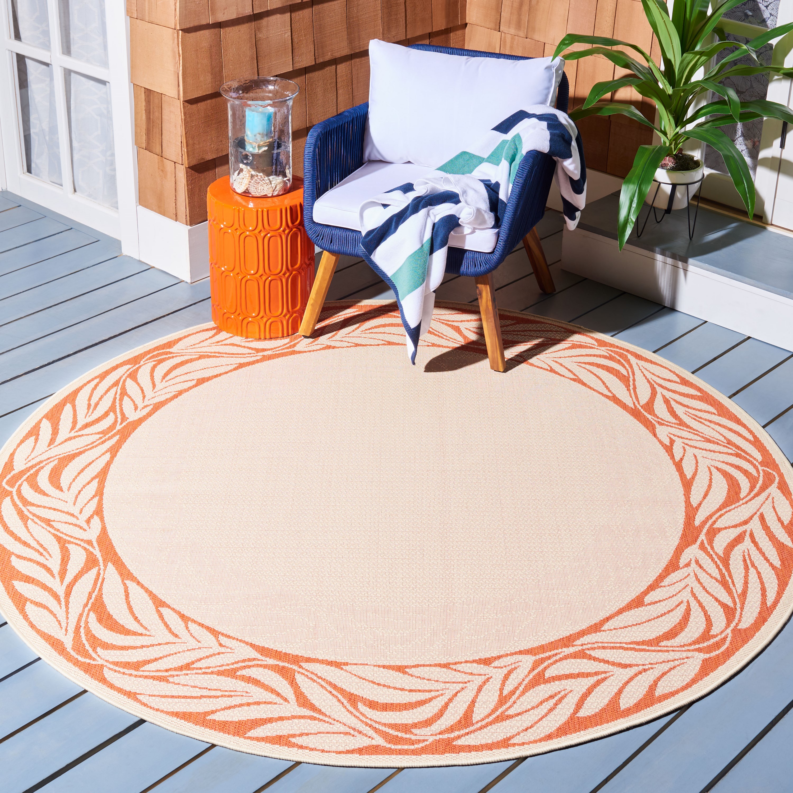 Safavieh CY1551-3201-5R Courtyard Wreaths 5 x 5 (ft) Loomed Polypropylene Natural/Terra Round Indoor/Outdoor Floral/Botanical Coastal Area rug