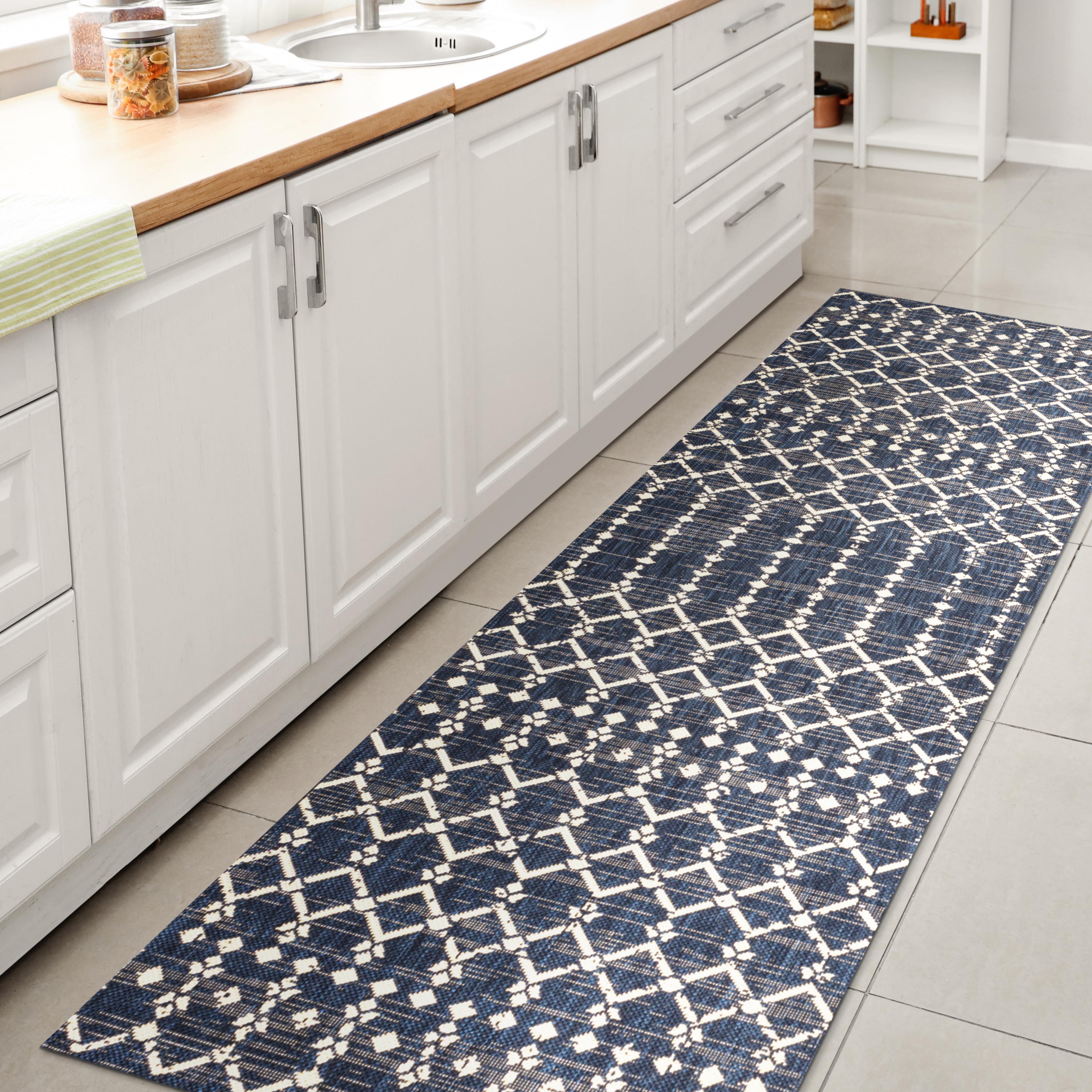 JONATHAN  Y SMB108K-28 Santa Monica Ourika Filigree Textured Weave 2 x 8 (ft) Loomed Polypropylene Navy/Beige Rectangular Indoor/Outdoor Tribal Coastal Runner rug