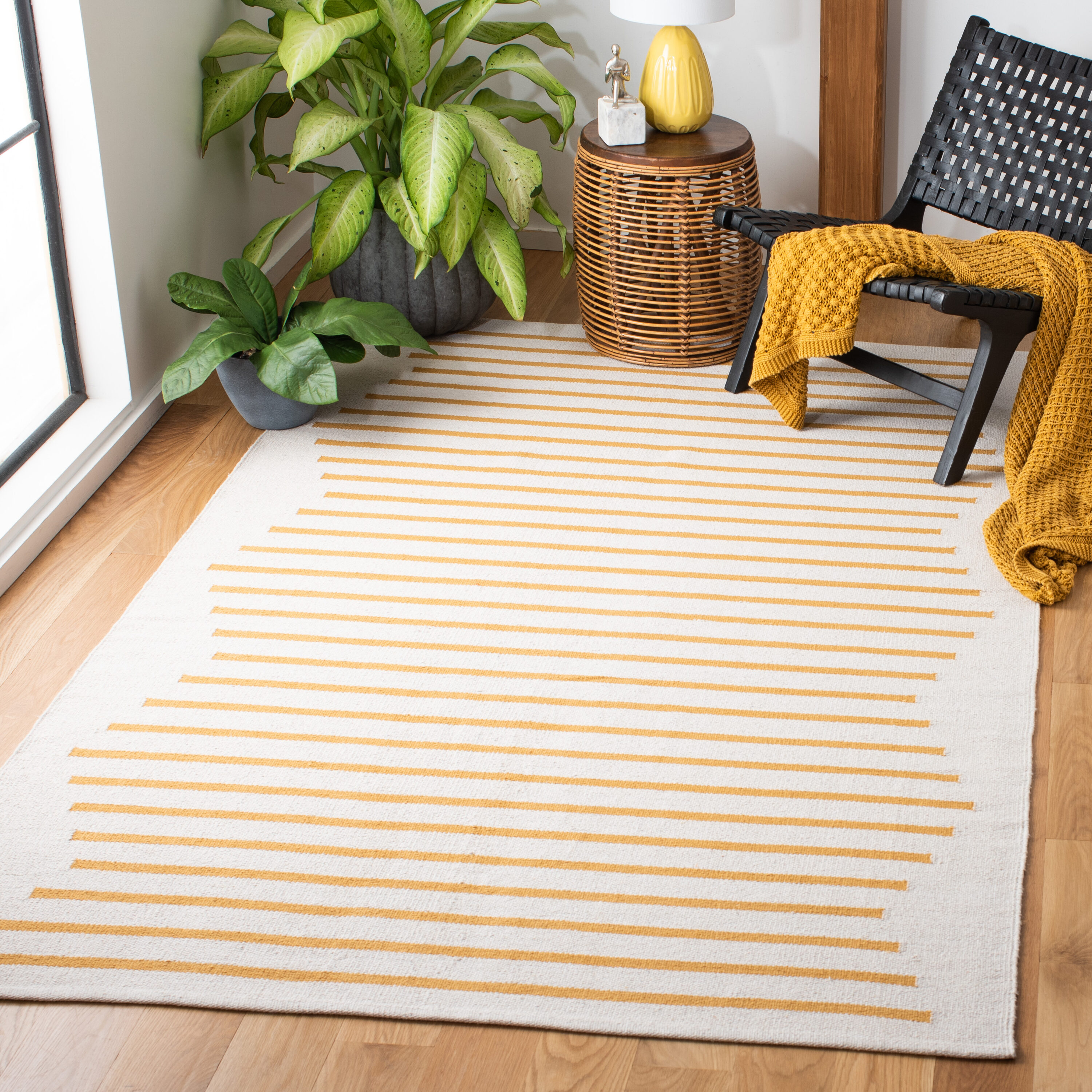  Montauk 313 Ivory/Gold Contemporary 5ft x 8ft Medium Rectangle Rug