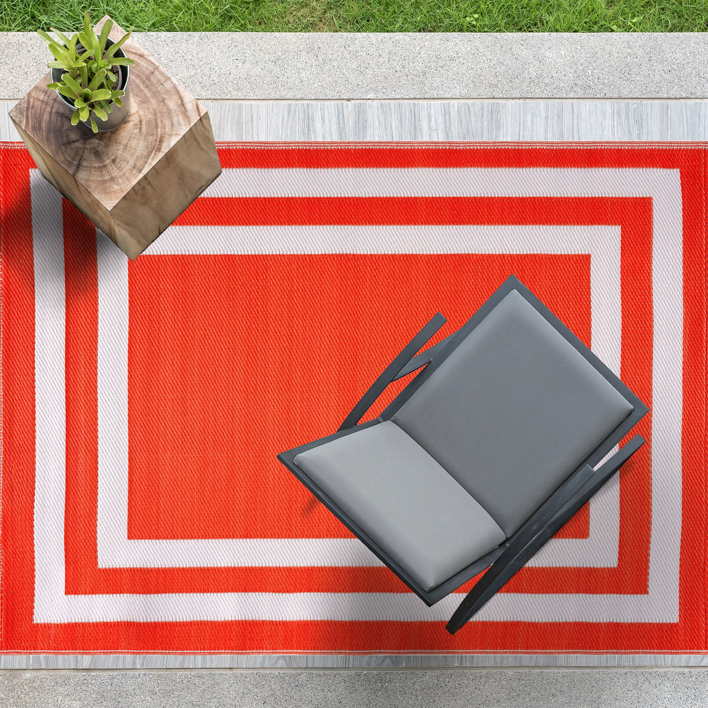 Playa Rug PLY-R-PRS-OW-5X7 5 x 7 (ft) Knotted Polypropylene Paris-OrangeWhite Rectangular Indoor/Outdoor Geometric Area rug