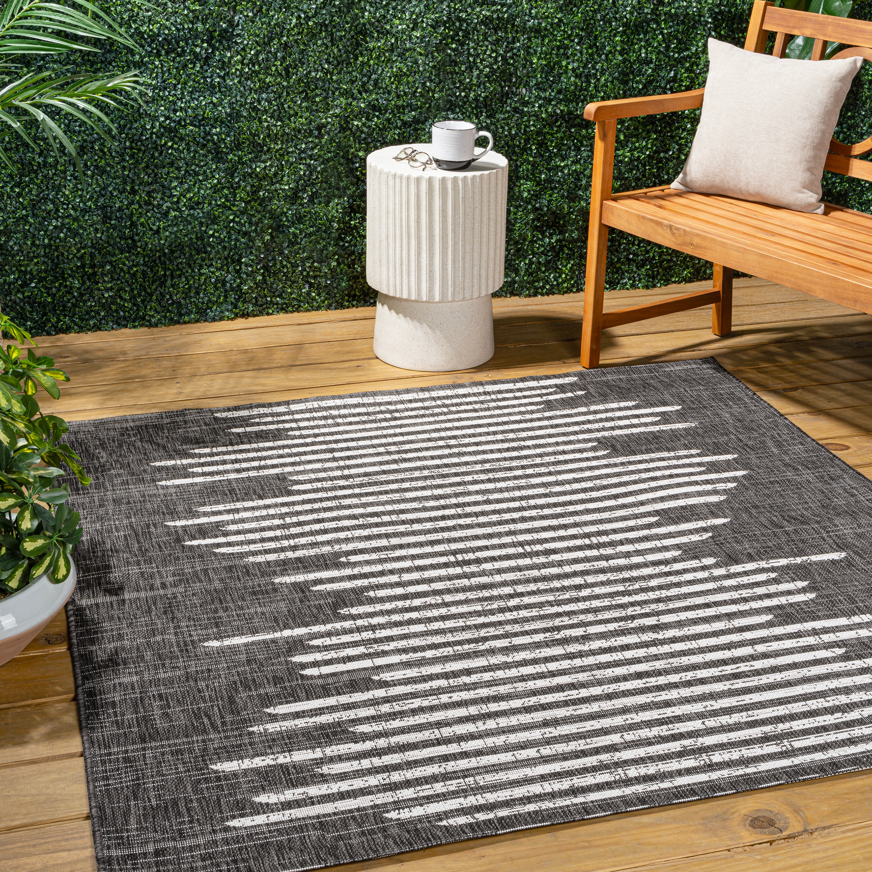 JONATHAN  Y SMB124E-5SQ SANTA MONICA Zolak Berber Stripe Geometric 5 x 5 (ft) Polypropylene Black/Ivory Square Indoor Medallion Bohemian/Eclectic Area rug